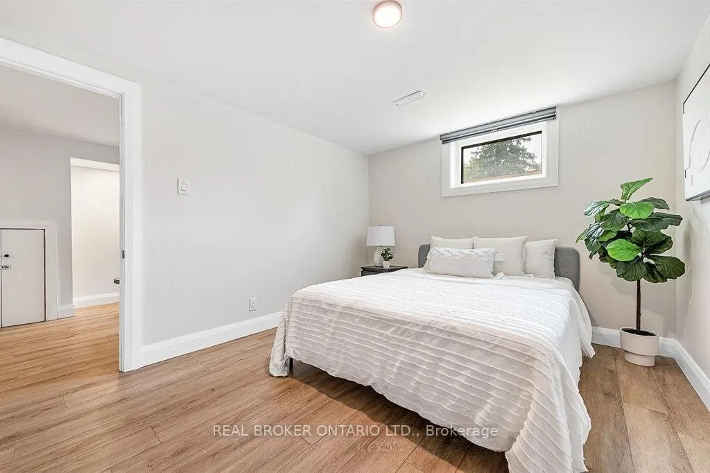 Photo 8 of Unit 2, 2061 Featherston Drive, Ottawa, Guildwood Estates - Urbandale Acres — HOMEH