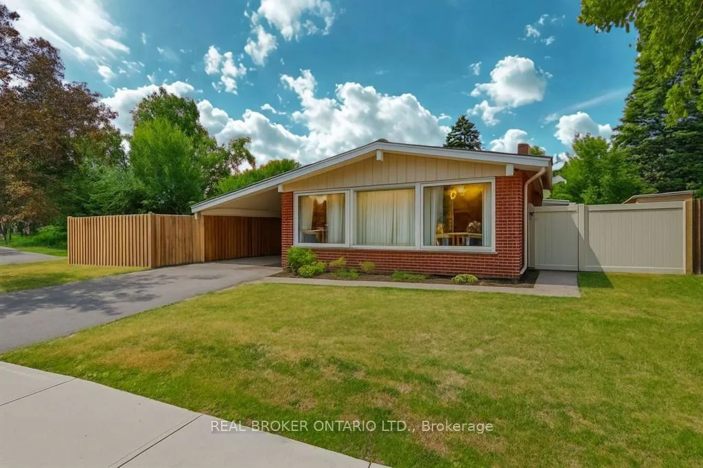 Photo 13 of Unit 2, 2061 Featherston Drive, Ottawa, Guildwood Estates - Urbandale Acres — HOMEH