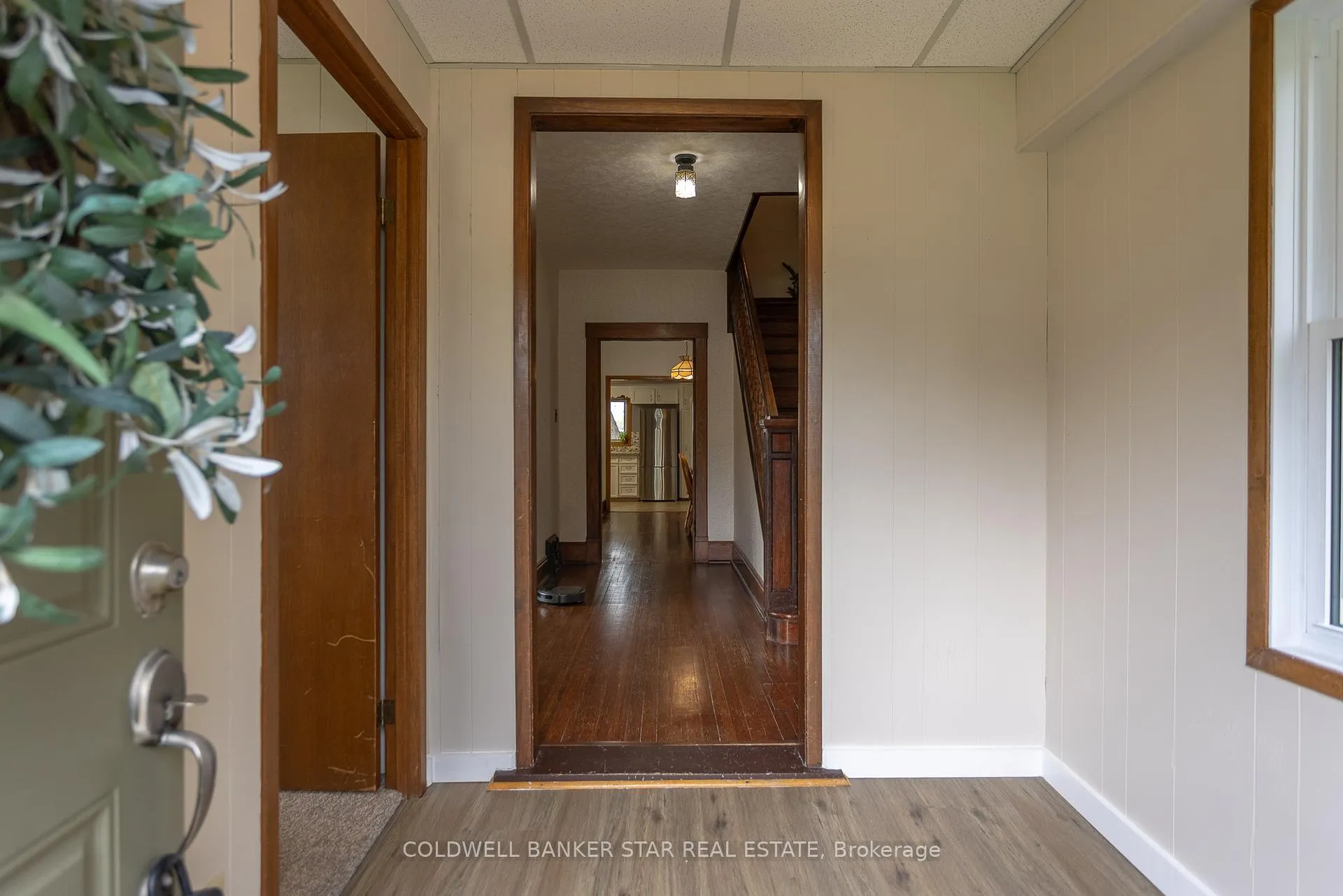 Photo 3 of 106 Fairview Avenue, St. Thomas — HOMEH
