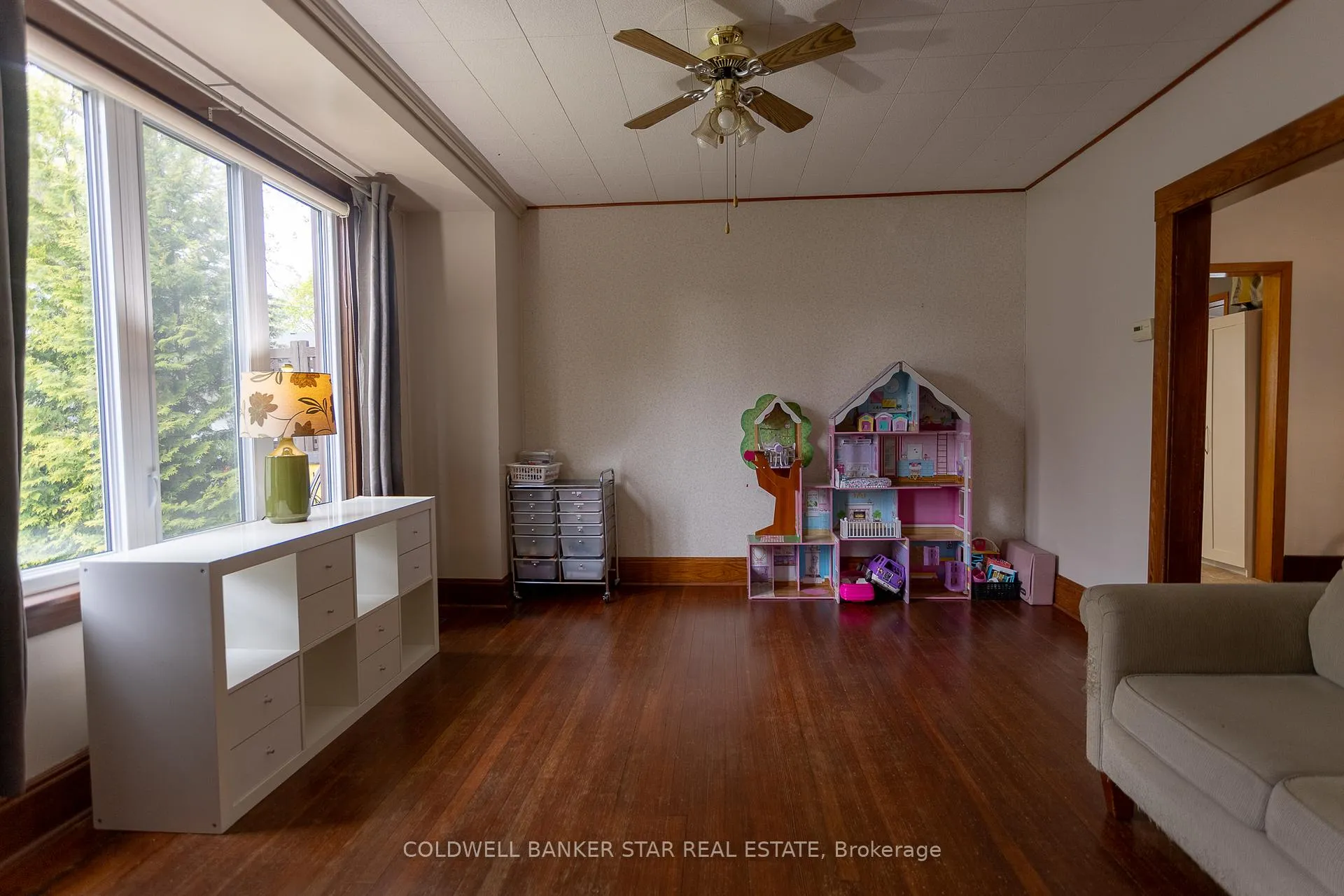 Photo 10 of 106 Fairview Avenue, St. Thomas — HOMEH