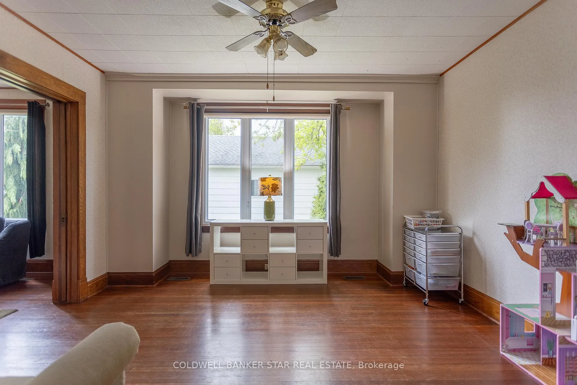 Photo 11 of 106 Fairview Avenue, St. Thomas — HOMEH