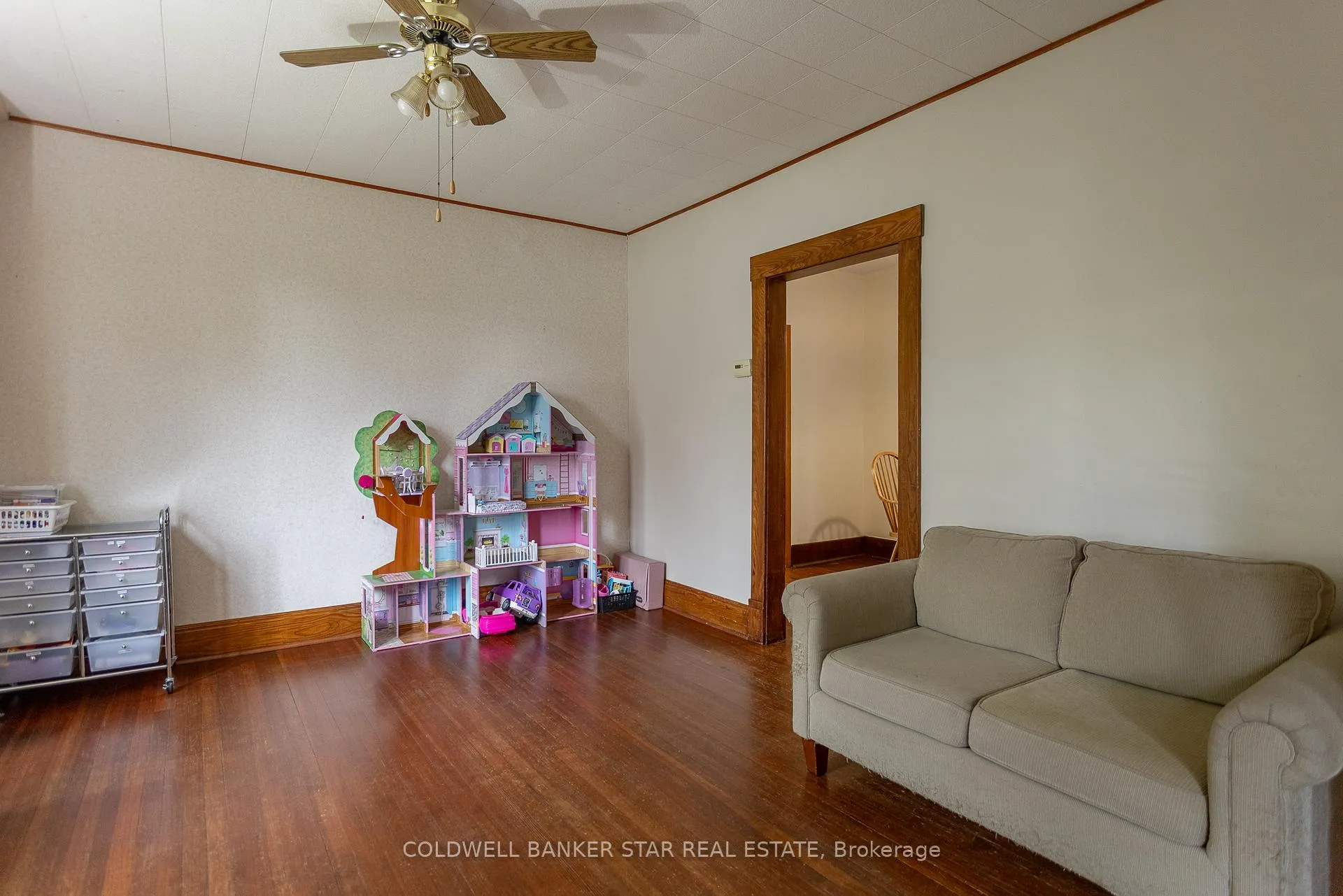 Photo 12 of 106 Fairview Avenue, St. Thomas — HOMEH