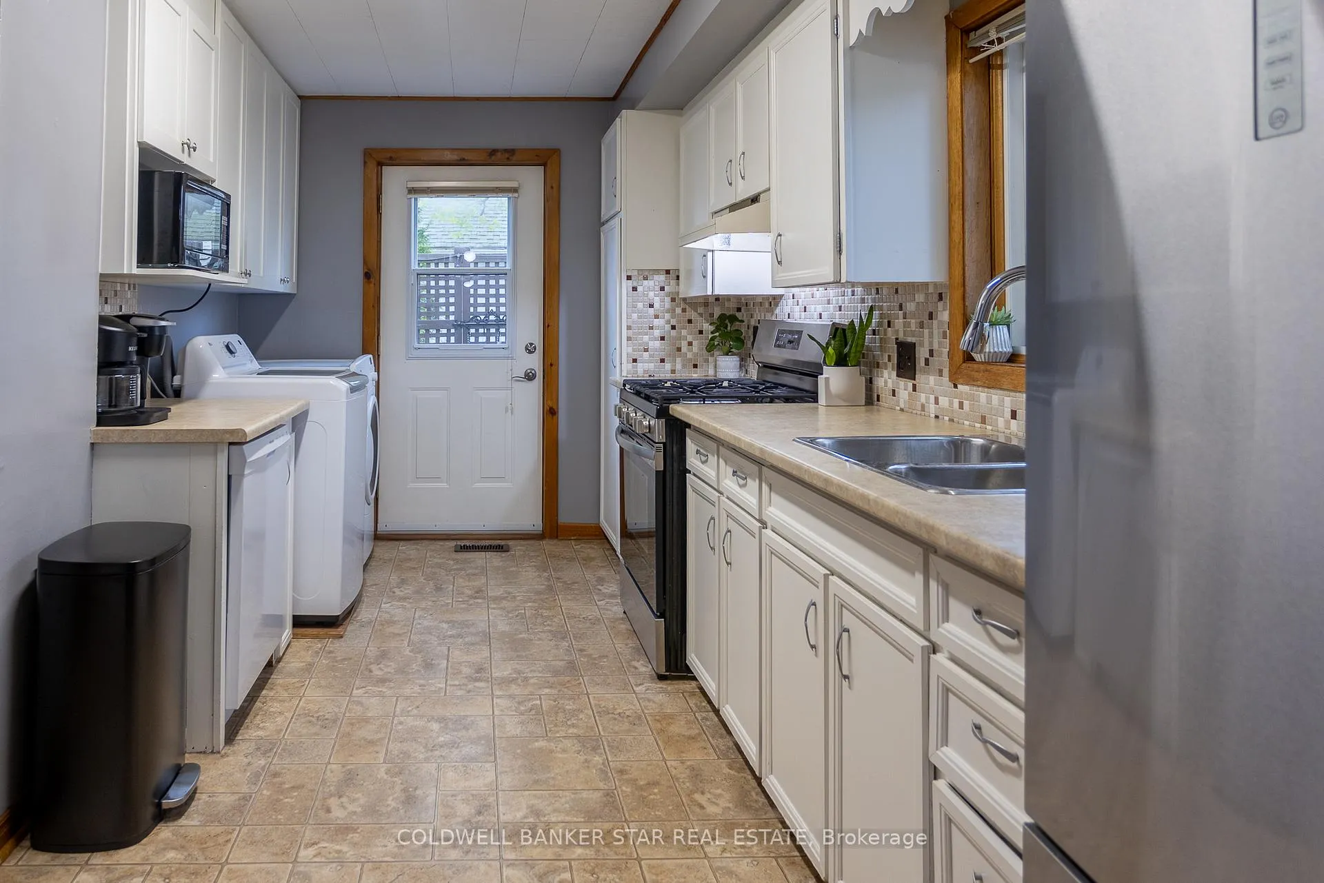 Photo 24 of 106 Fairview Avenue, St. Thomas — HOMEH