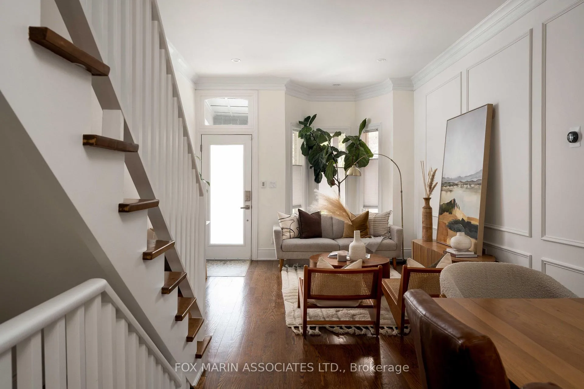 Photo 2 of 95 Walnut Avenue, Toronto, Niagara — HOMEH