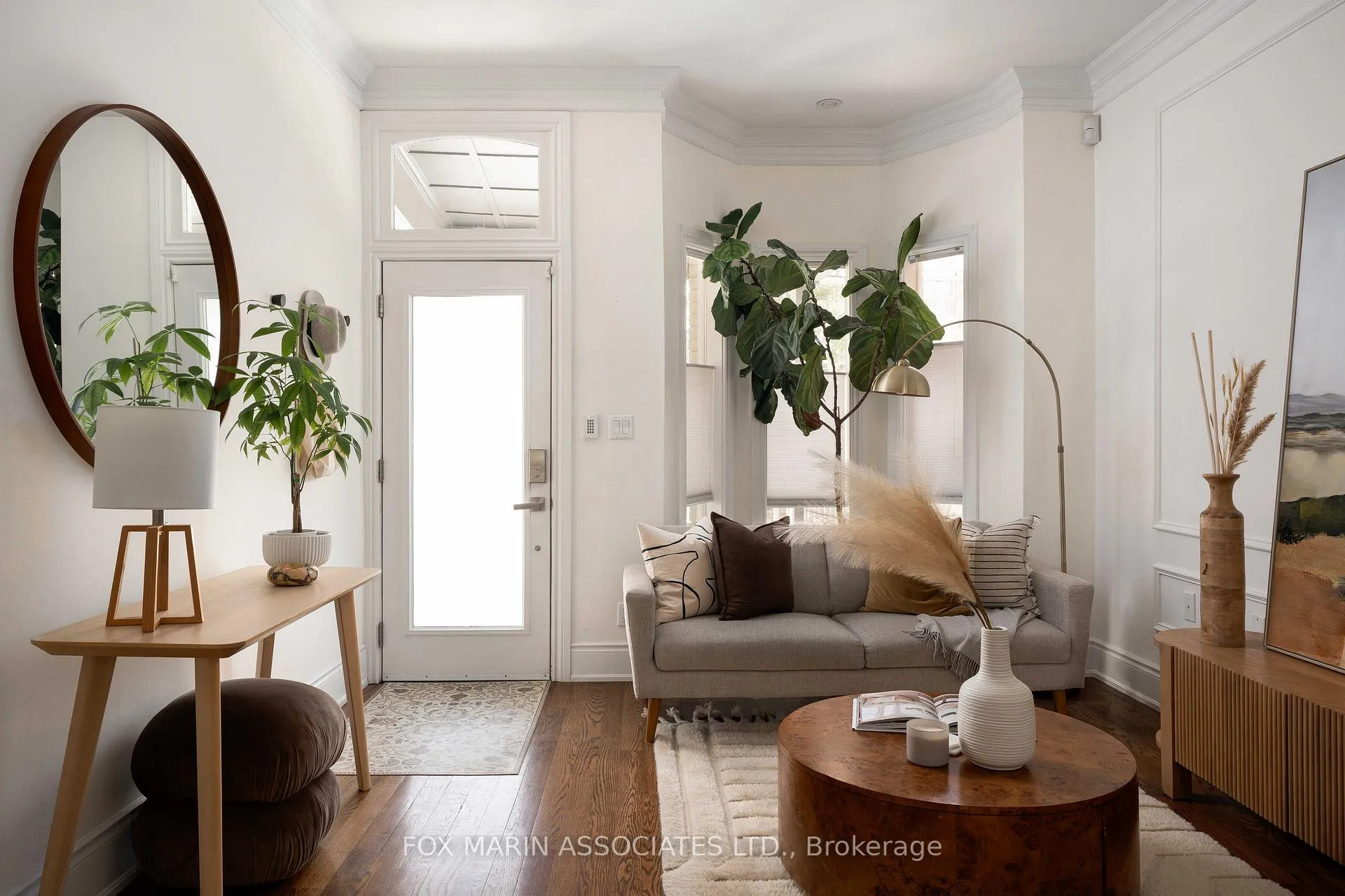 Photo 3 of 95 Walnut Avenue, Toronto, Niagara — HOMEH