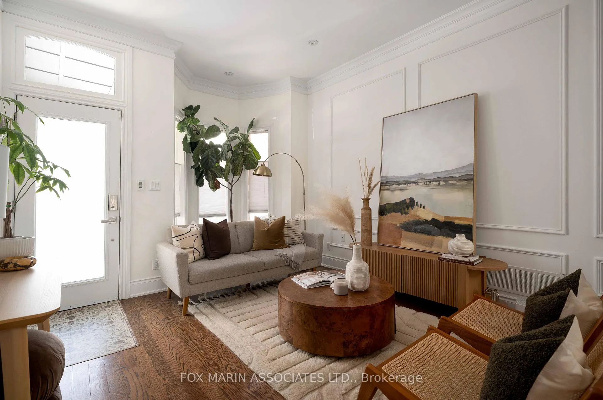 Photo 4 of 95 Walnut Avenue, Toronto, Niagara — HOMEH