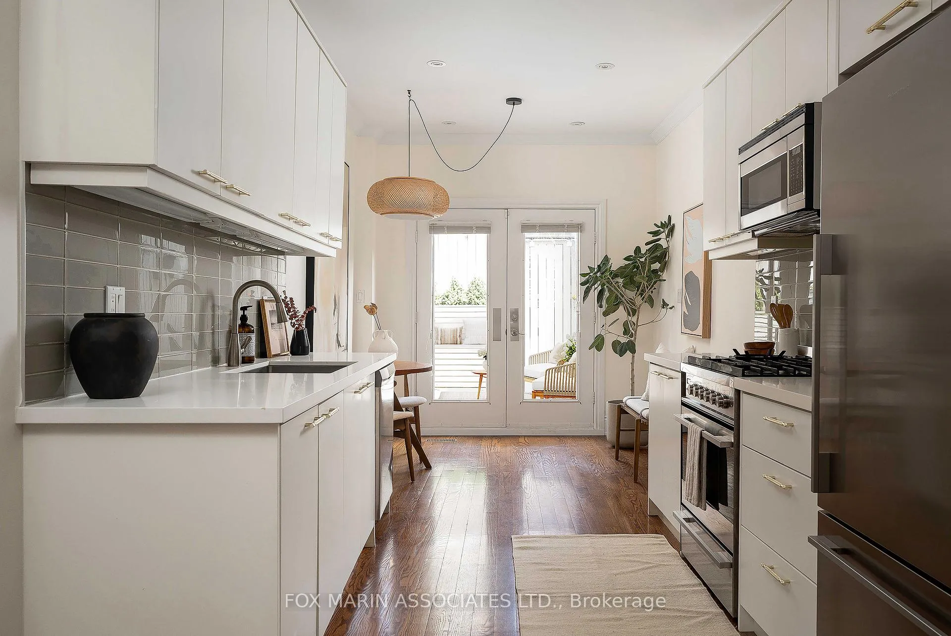 Photo 11 of 95 Walnut Avenue, Toronto, Niagara — HOMEH