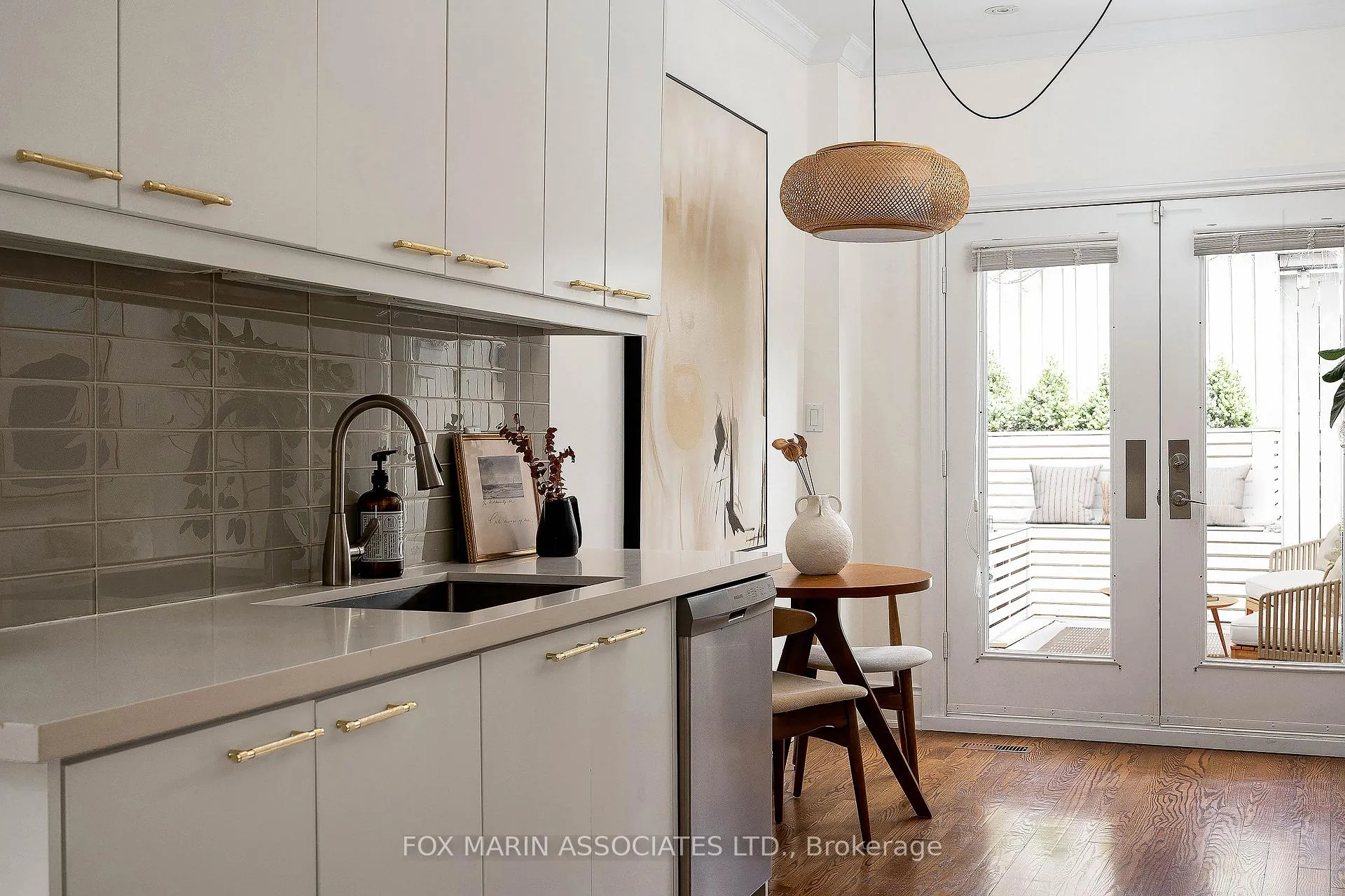 Photo 13 of 95 Walnut Avenue, Toronto, Niagara — HOMEH