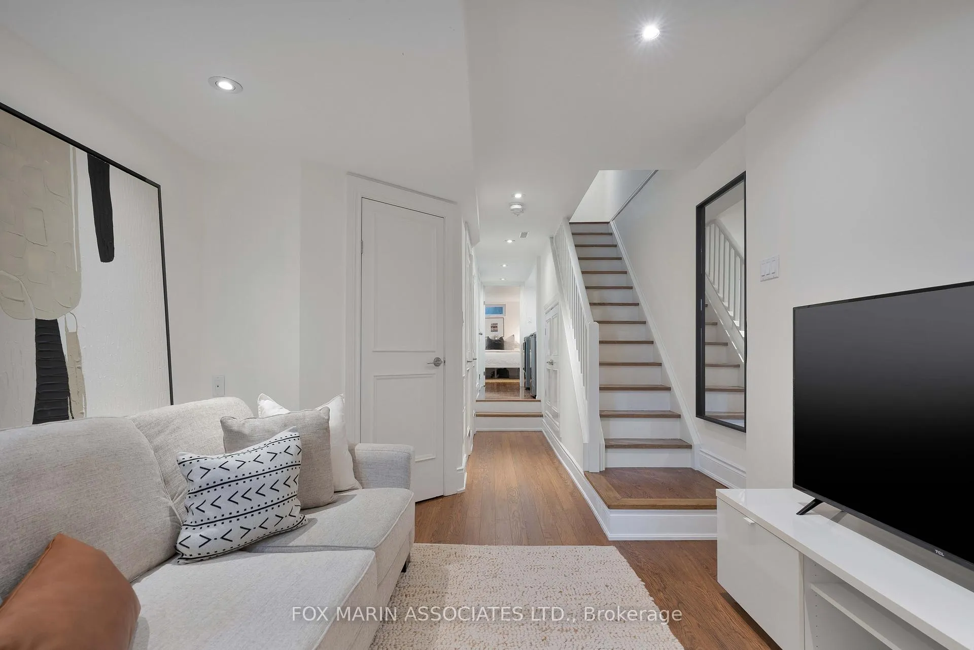 Photo 33 of 95 Walnut Avenue, Toronto, Niagara — HOMEH