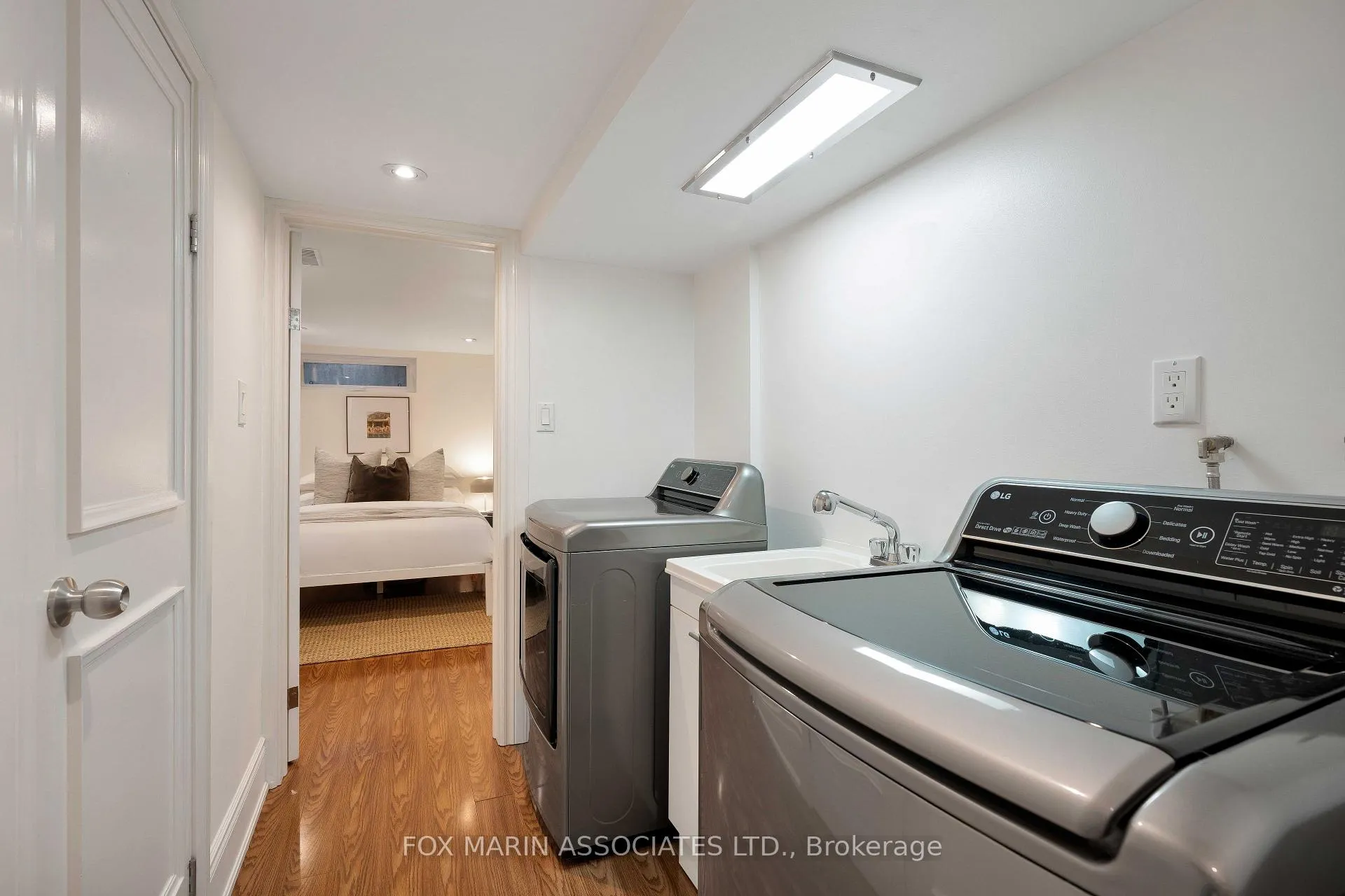 Photo 35 of 95 Walnut Avenue, Toronto, Niagara — HOMEH
