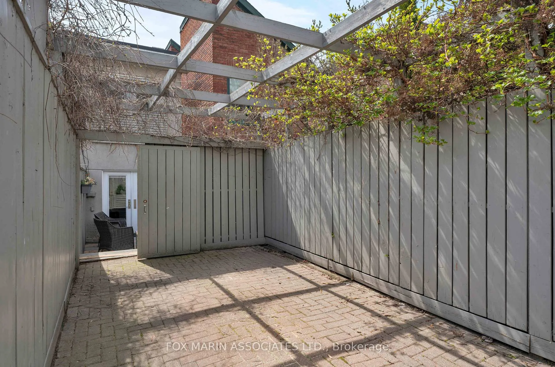 Photo 40 of 95 Walnut Avenue, Toronto, Niagara — HOMEH