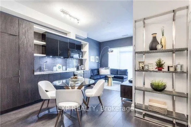 Front of Unit 201, 6 Parkwood Avenue