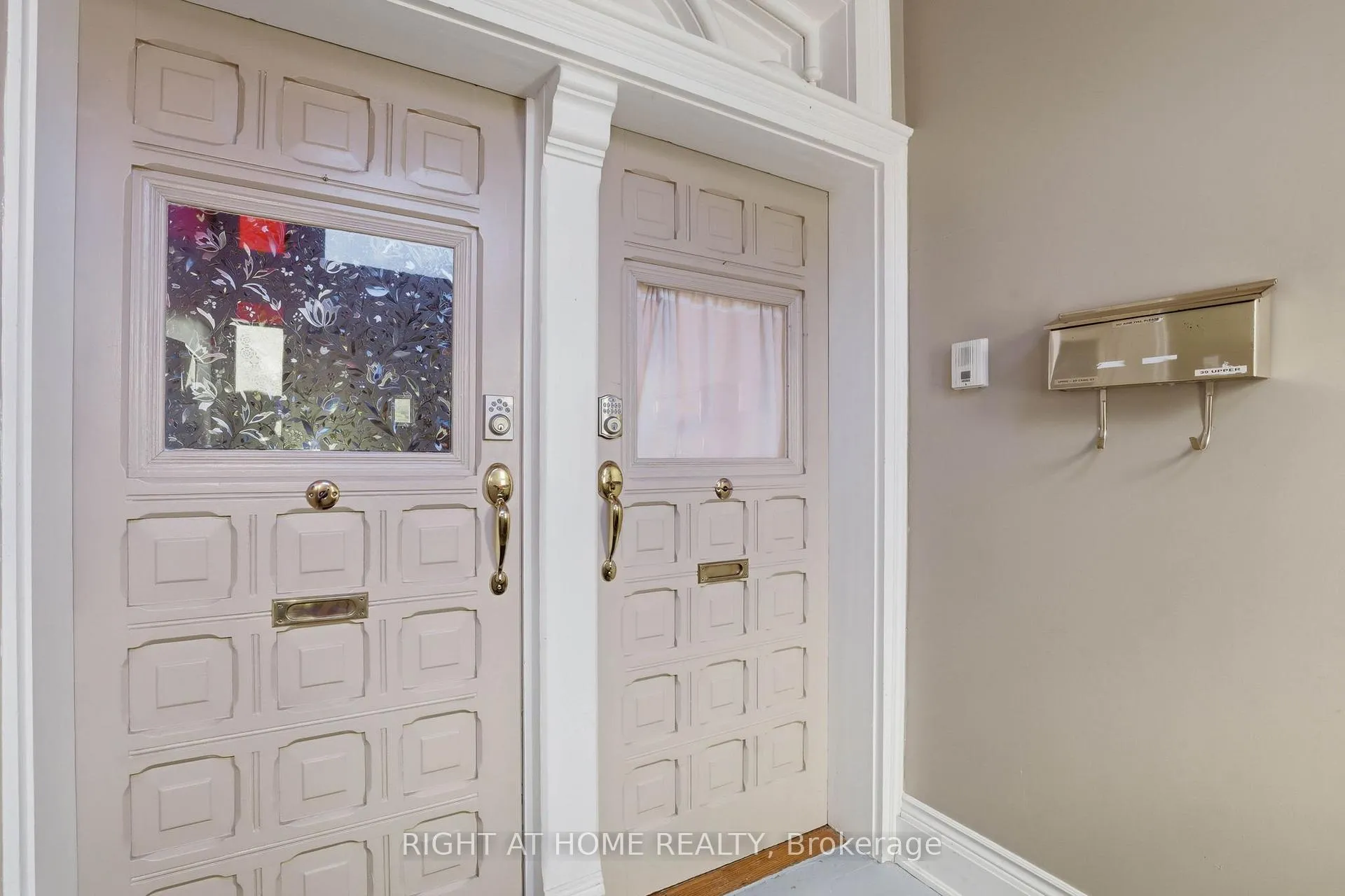 Photo 3 of Unit Upper, 39 Craig Street, London, South F — HOMEH