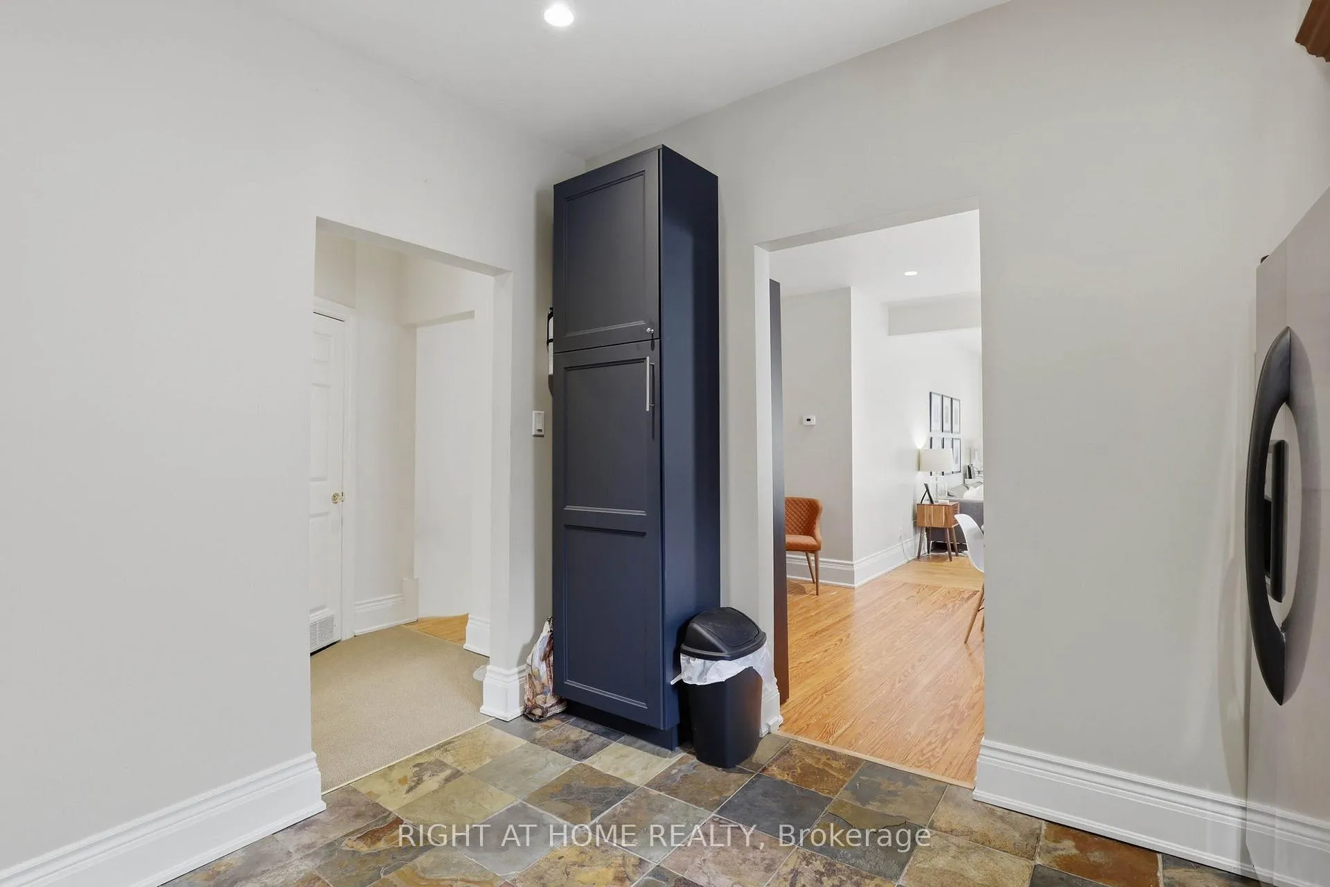Photo 17 of Unit Upper, 39 Craig Street, London, South F — HOMEH
