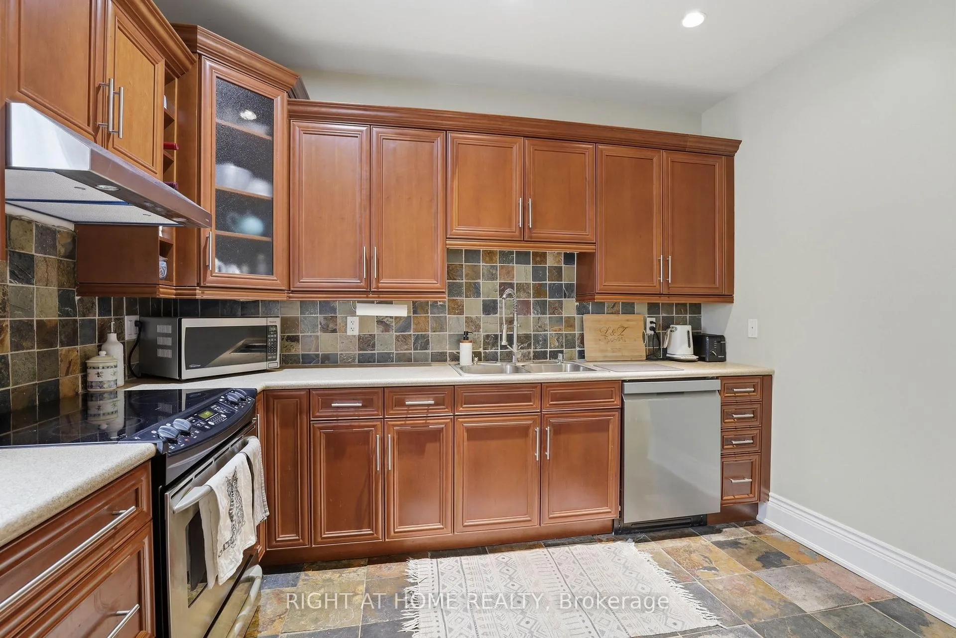 Photo 18 of Unit Upper, 39 Craig Street, London, South F — HOMEH