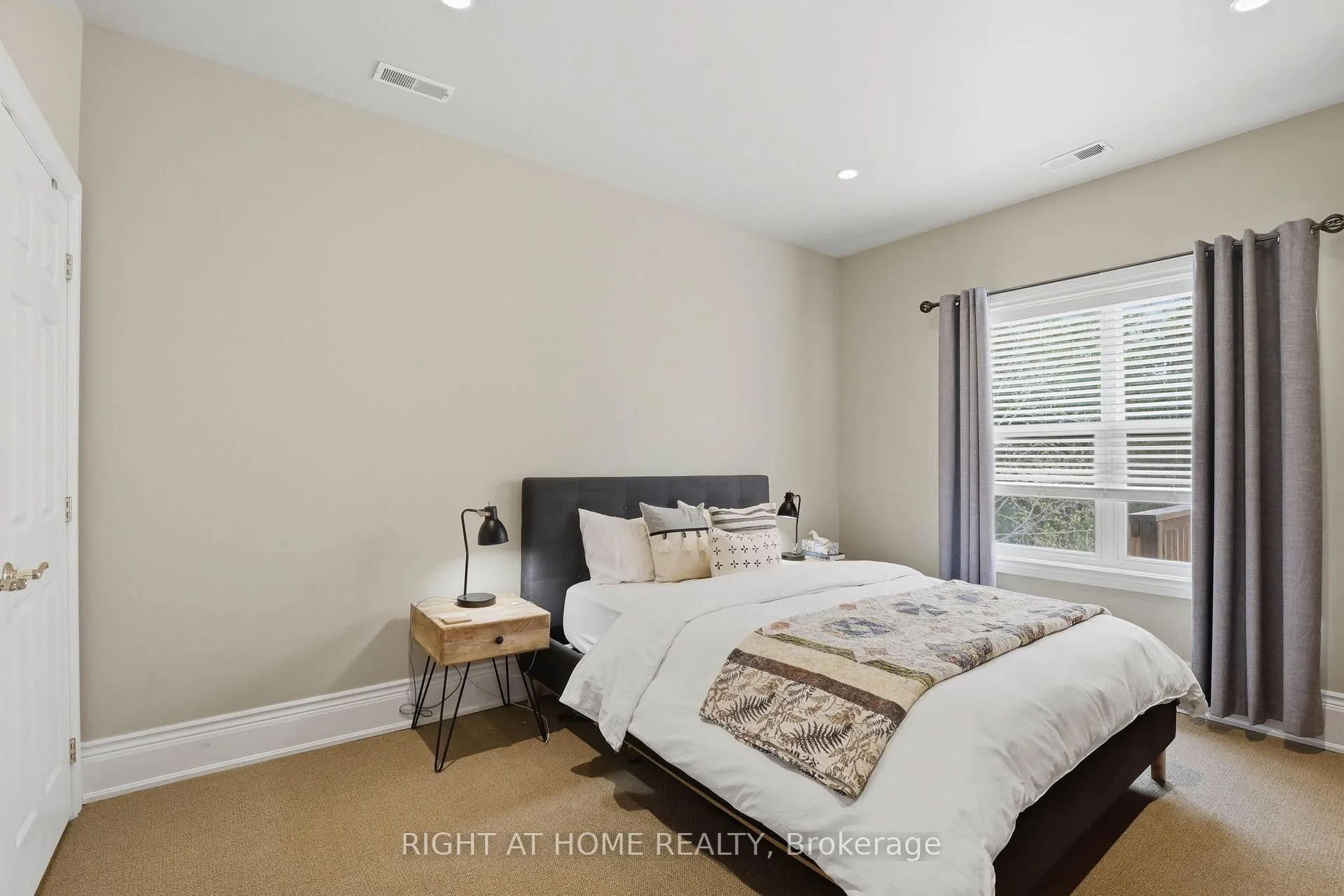 Photo 21 of Unit Upper, 39 Craig Street, London, South F — HOMEH