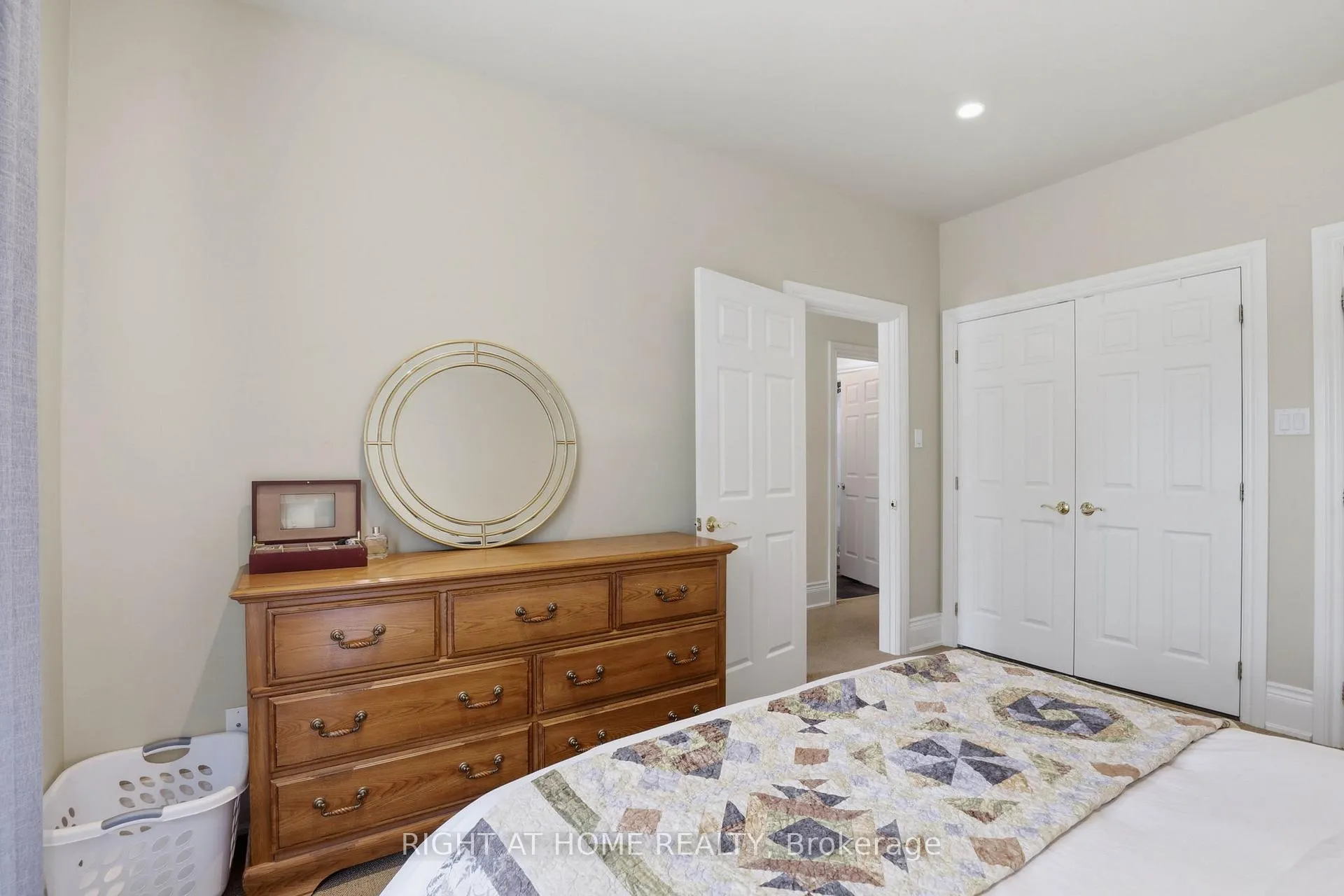 Photo 23 of Unit Upper, 39 Craig Street, London, South F — HOMEH