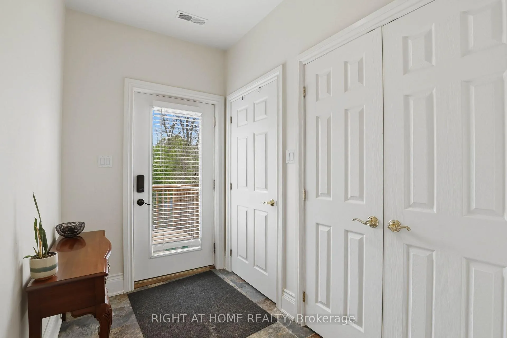 Photo 29 of Unit Upper, 39 Craig Street, London, South F — HOMEH
