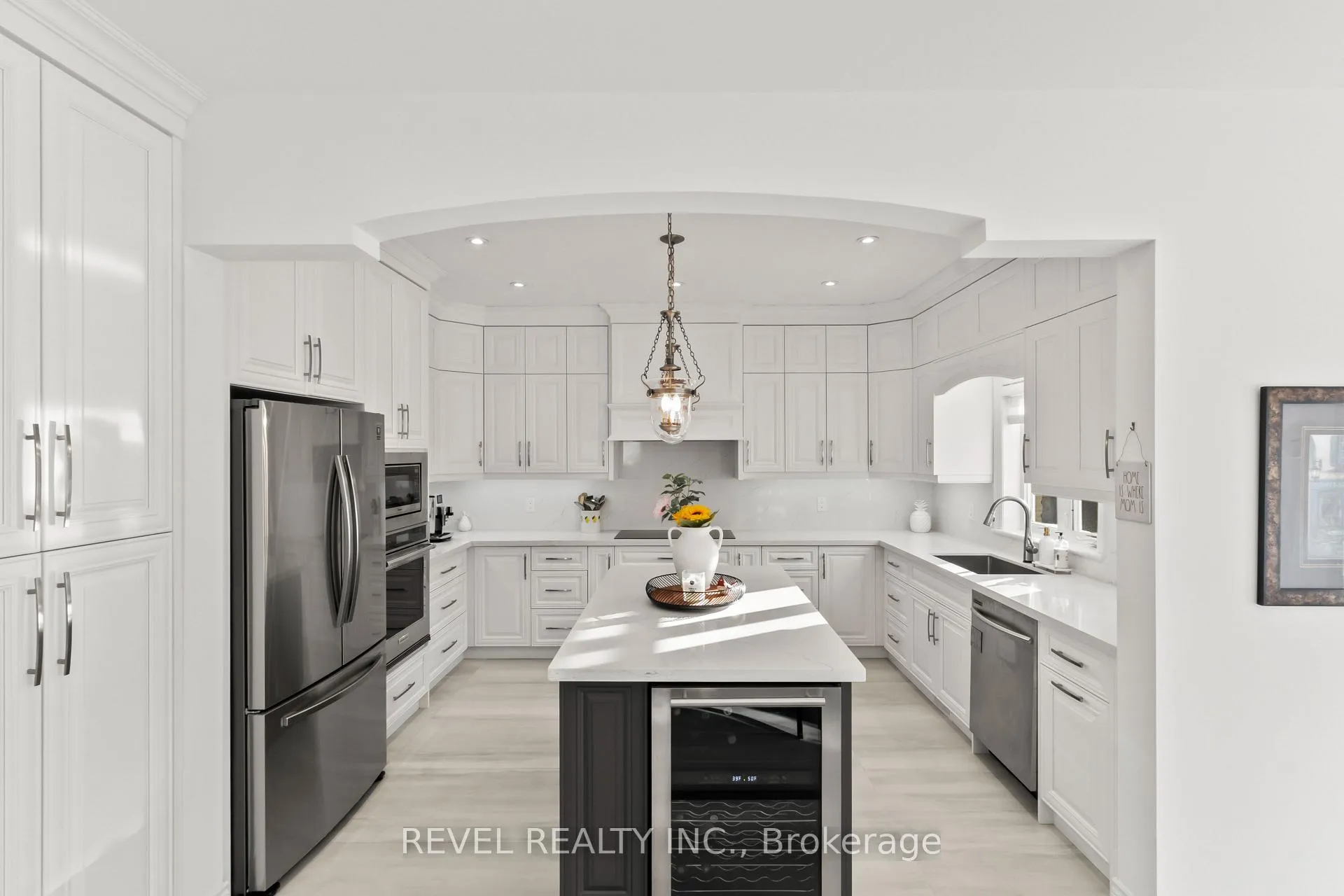 Photo 7 of 70 Applewood Crescent, Whitby, Blue Grass Meadows — HOMEH