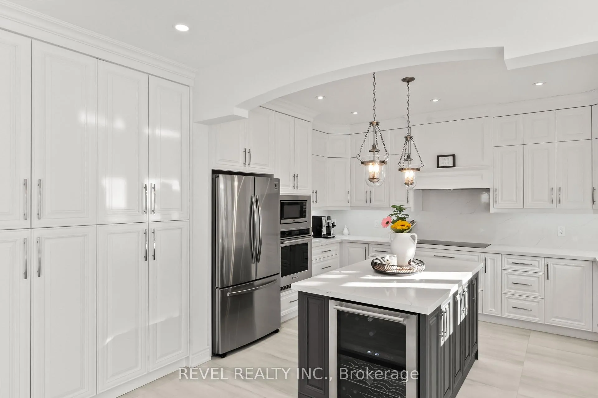 Photo 8 of 70 Applewood Crescent, Whitby, Blue Grass Meadows — HOMEH
