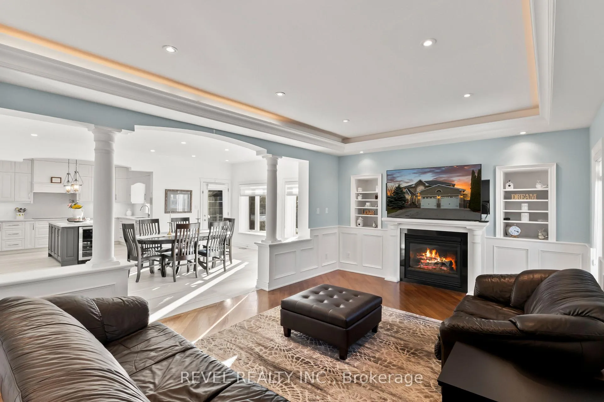 Photo 12 of 70 Applewood Crescent, Whitby, Blue Grass Meadows — HOMEH