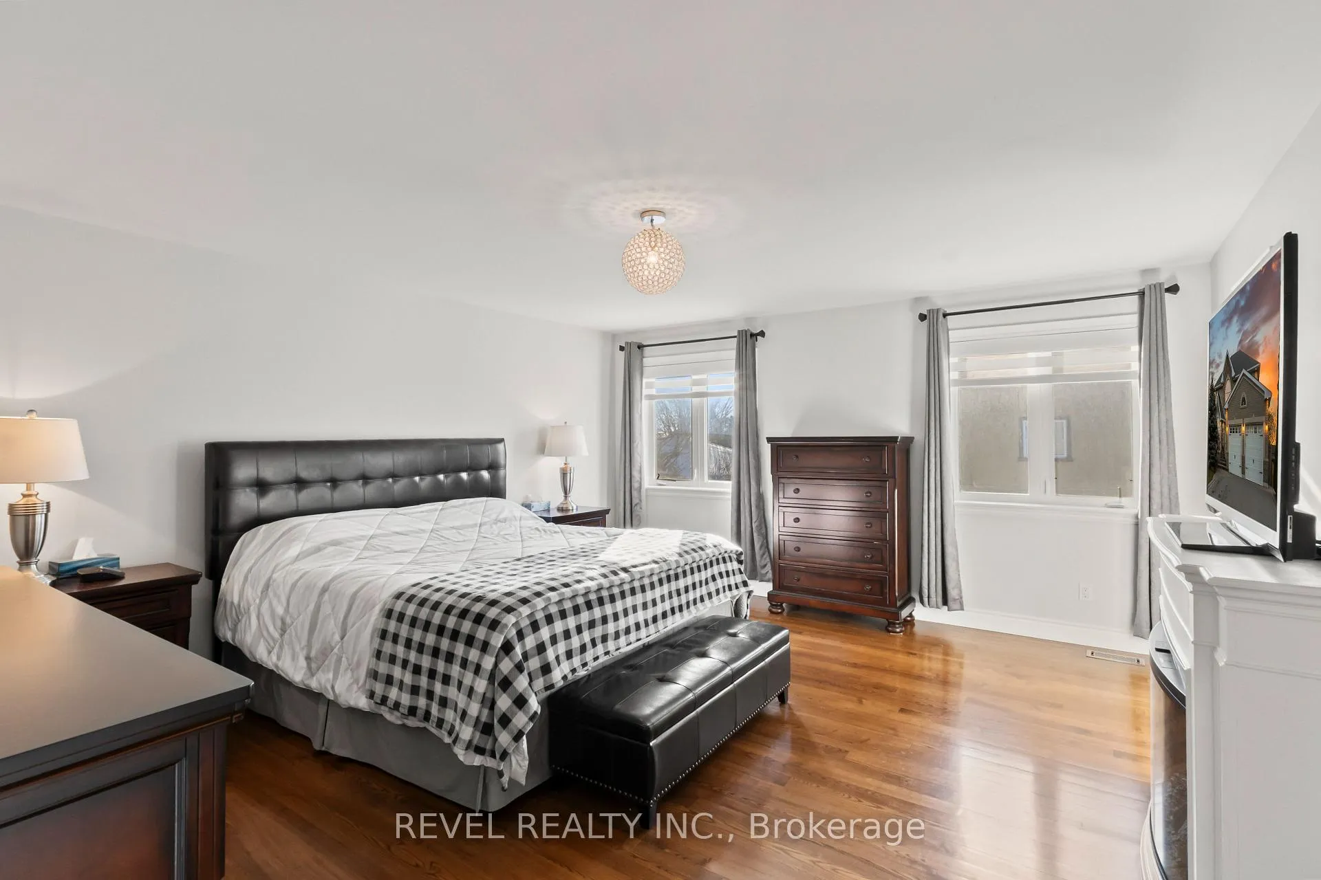 Photo 15 of 70 Applewood Crescent, Whitby, Blue Grass Meadows — HOMEH