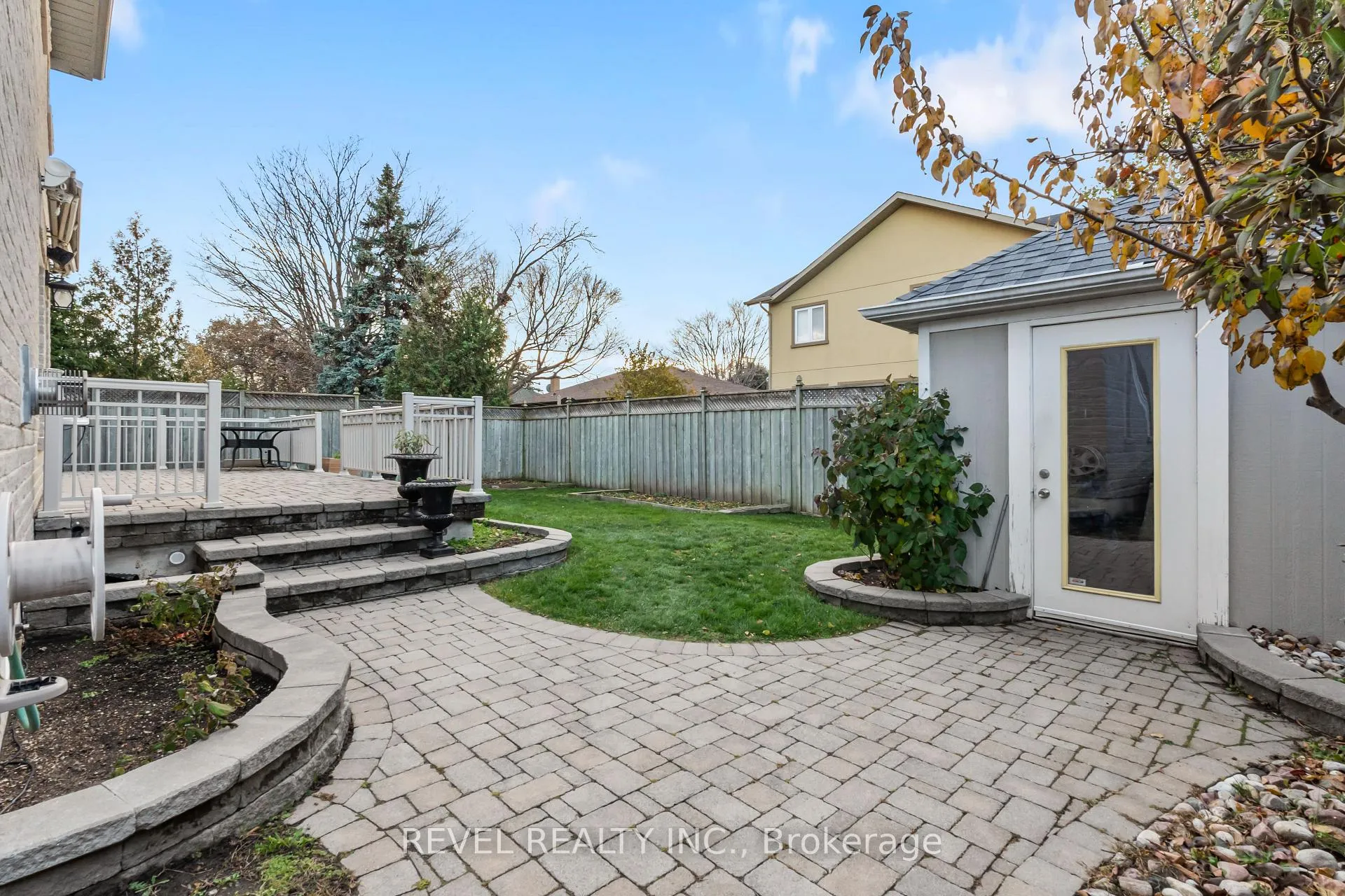 Photo 24 of 70 Applewood Crescent, Whitby, Blue Grass Meadows — HOMEH