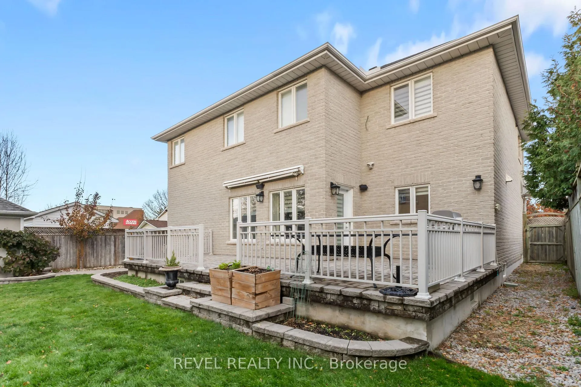 Photo 27 of 70 Applewood Crescent, Whitby, Blue Grass Meadows — HOMEH