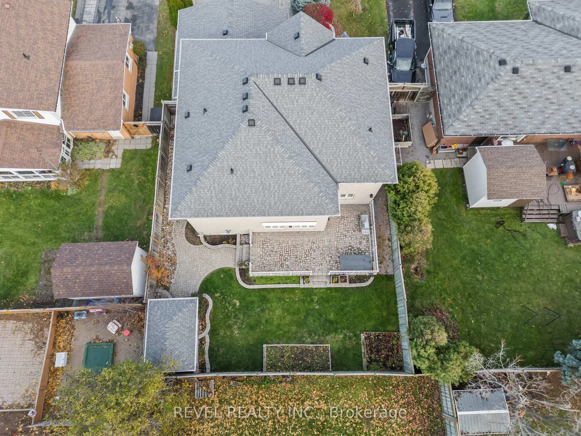 Photo 29 of 70 Applewood Crescent, Whitby, Blue Grass Meadows — HOMEH