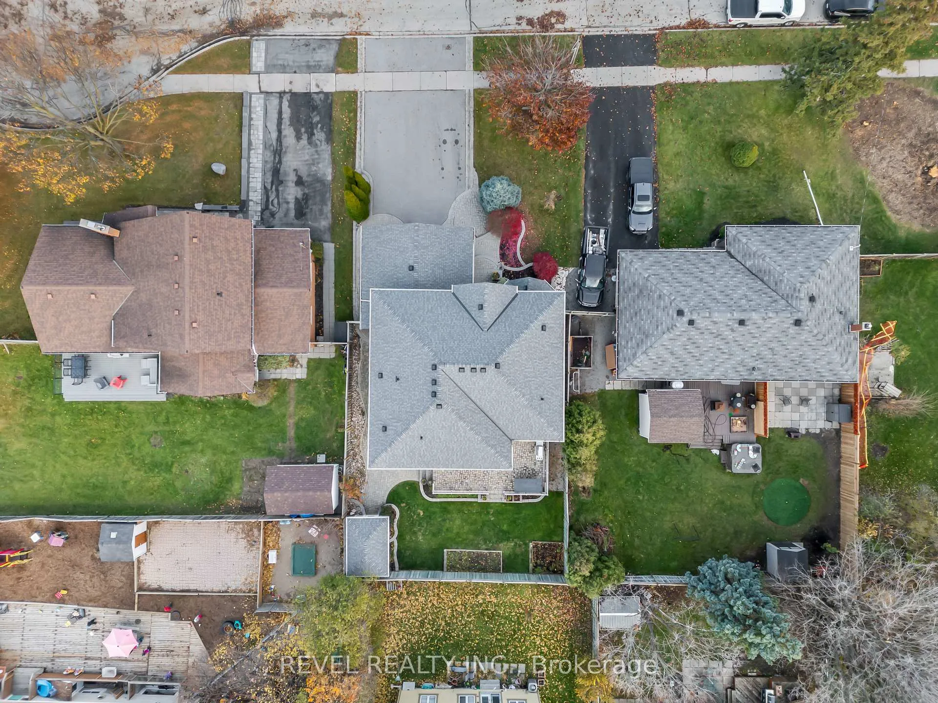 Photo 30 of 70 Applewood Crescent, Whitby, Blue Grass Meadows — HOMEH