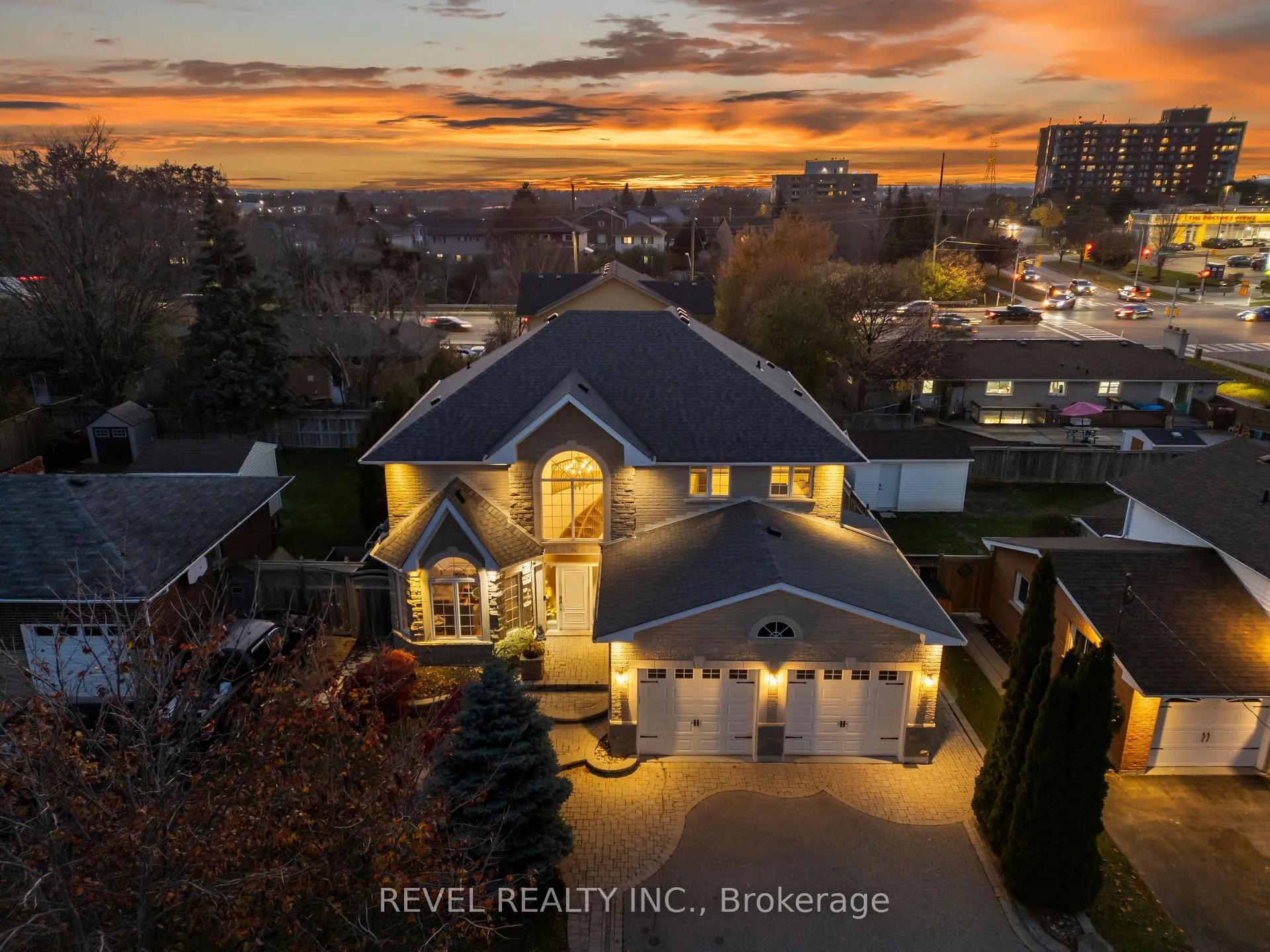 Photo 31 of 70 Applewood Crescent, Whitby, Blue Grass Meadows — HOMEH