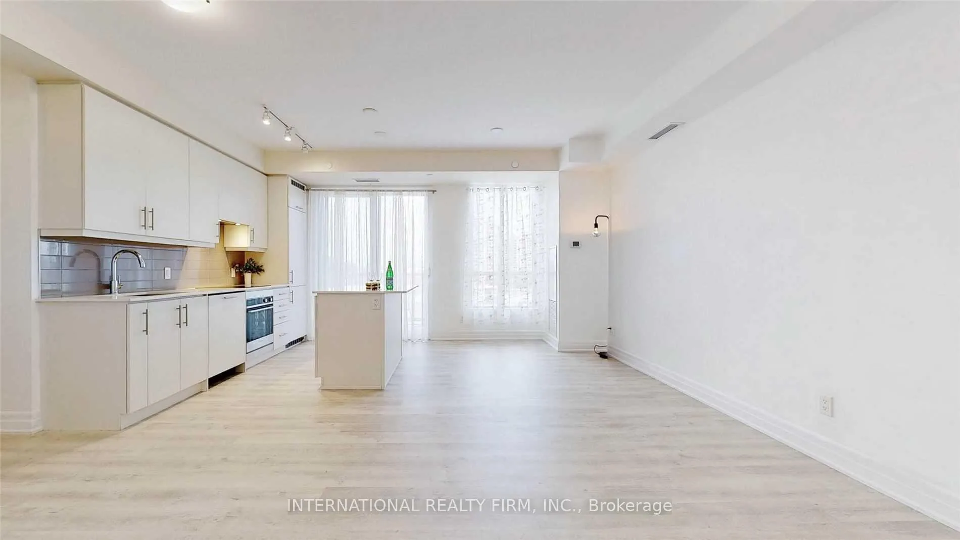 Photo 11 of Unit 516, 9085 Jane Street, Vaughan, Concord — HOMEH