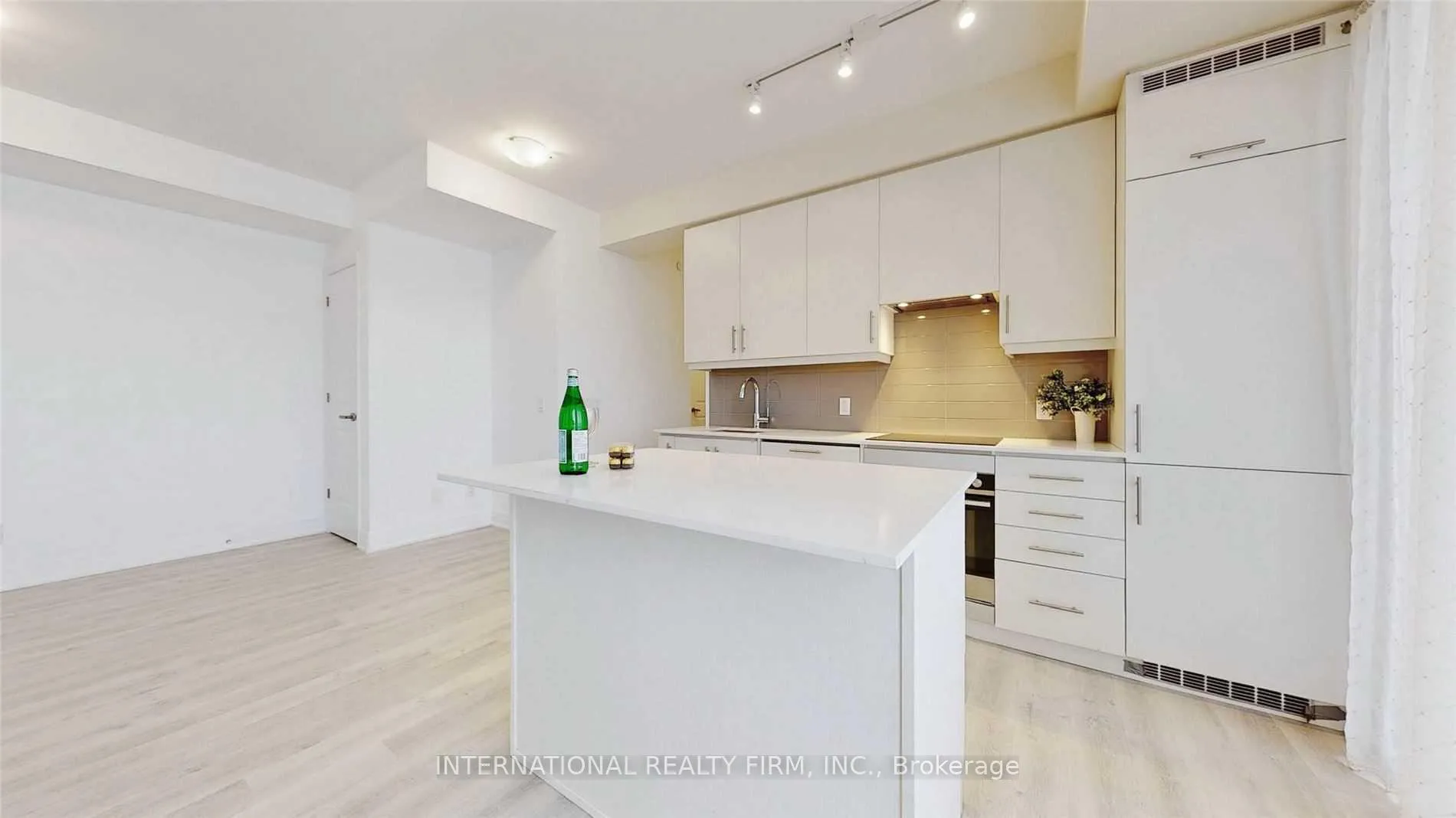 Photo 18 of Unit 516, 9085 Jane Street, Vaughan, Concord — HOMEH