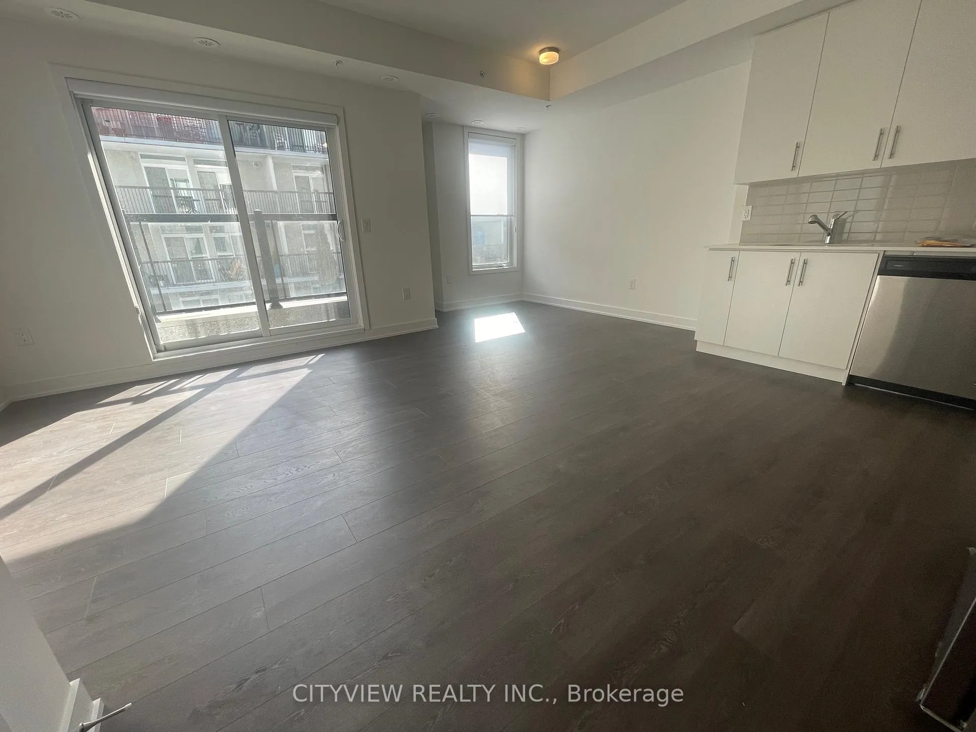 Photo 6 of Unit 7, 3488 Widdicombe Way, Mississauga, Erin Mills — HOMEH
