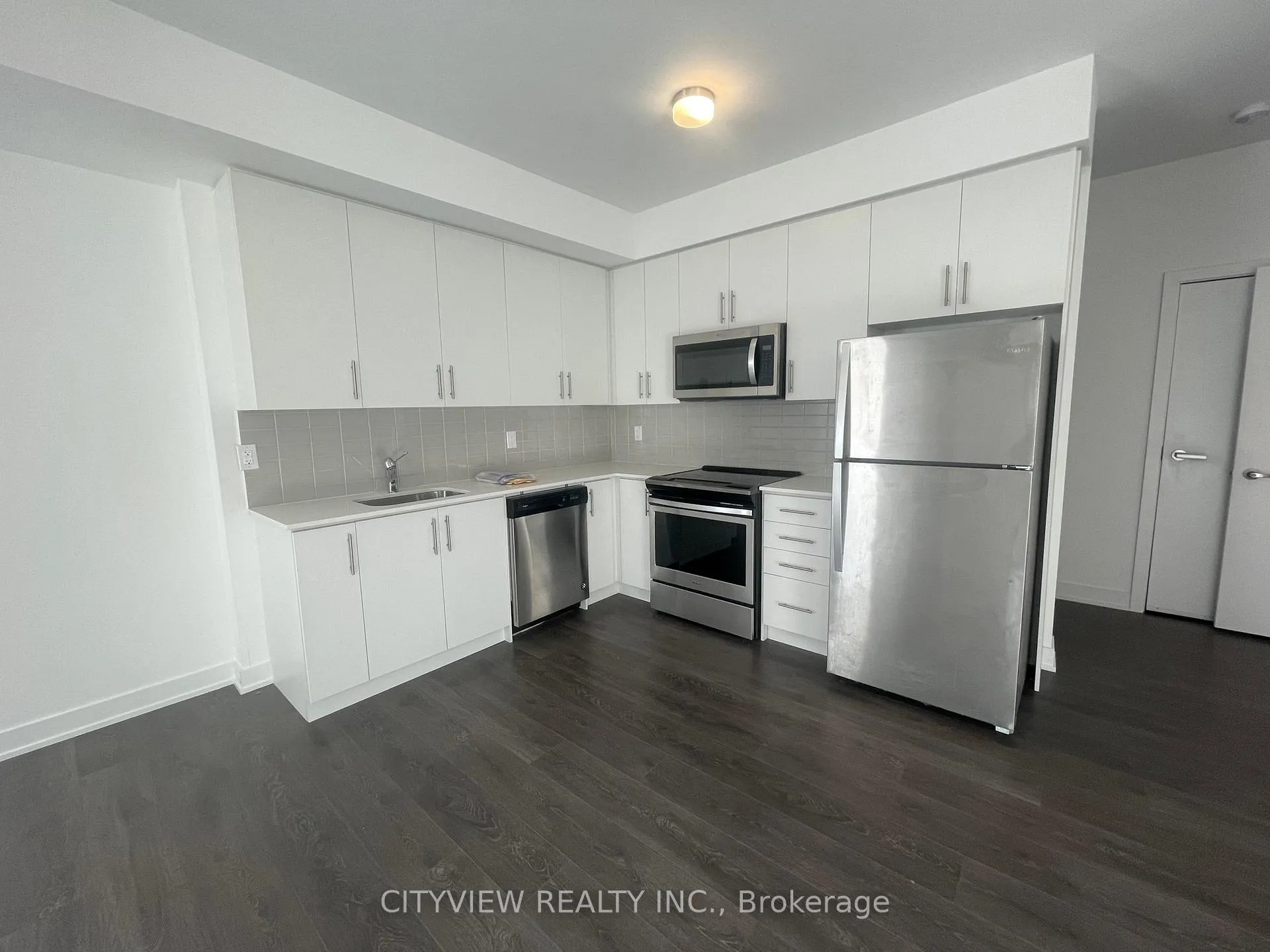 Photo 8 of Unit 7, 3488 Widdicombe Way, Mississauga, Erin Mills — HOMEH