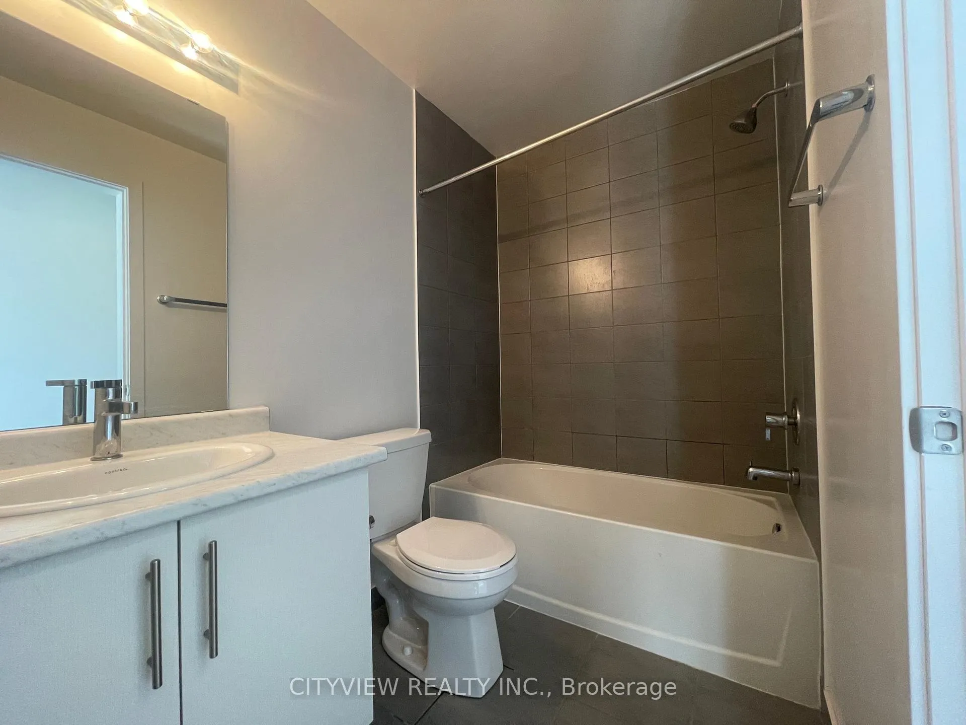 Photo 15 of Unit 7, 3488 Widdicombe Way, Mississauga, Erin Mills — HOMEH