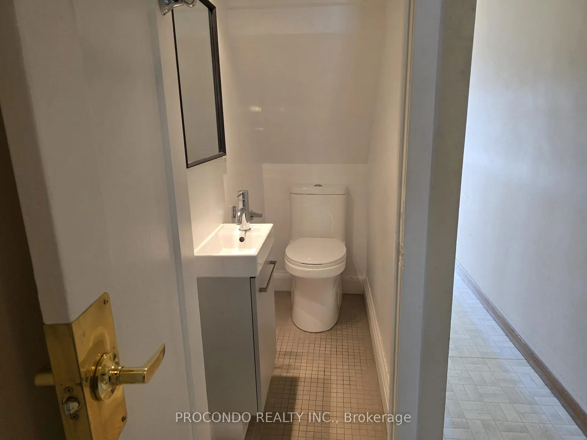 Photo 5 of 286 Harvie Avenue, Toronto, Caledonia-Fairbank — HOMEH