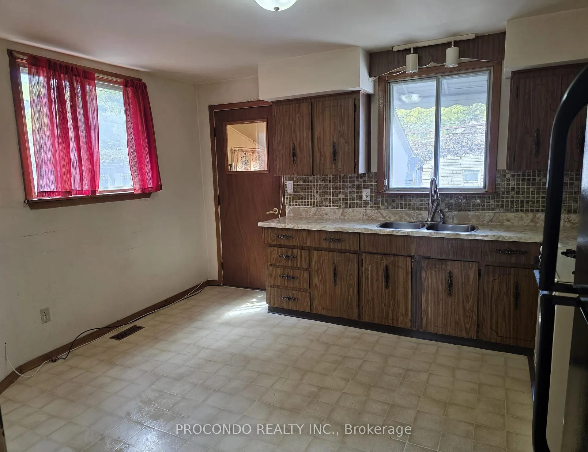 Photo 6 of 286 Harvie Avenue, Toronto, Caledonia-Fairbank — HOMEH
