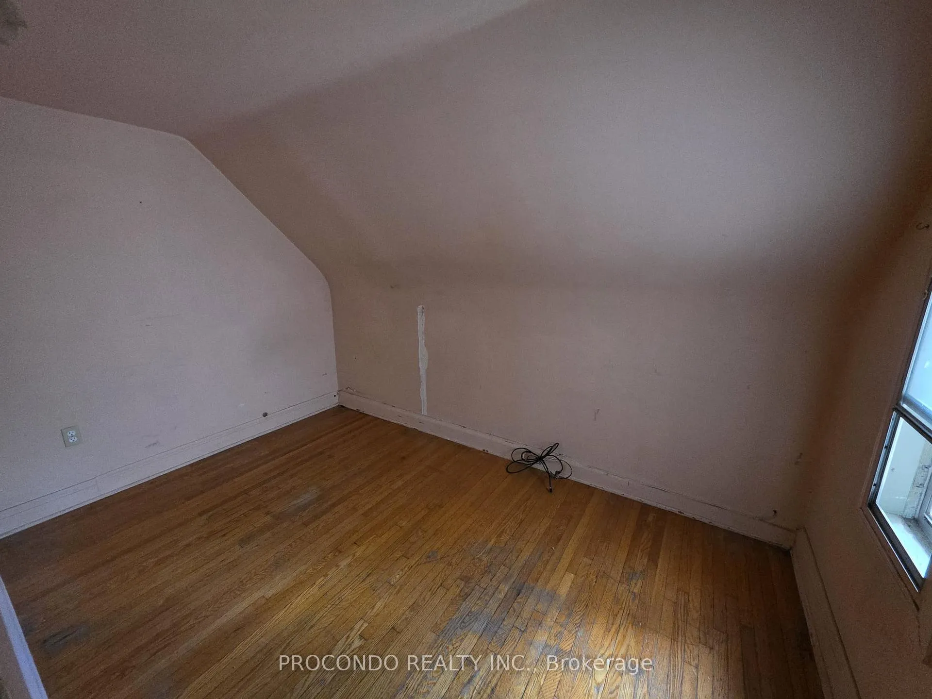 Photo 14 of 286 Harvie Avenue, Toronto, Caledonia-Fairbank — HOMEH
