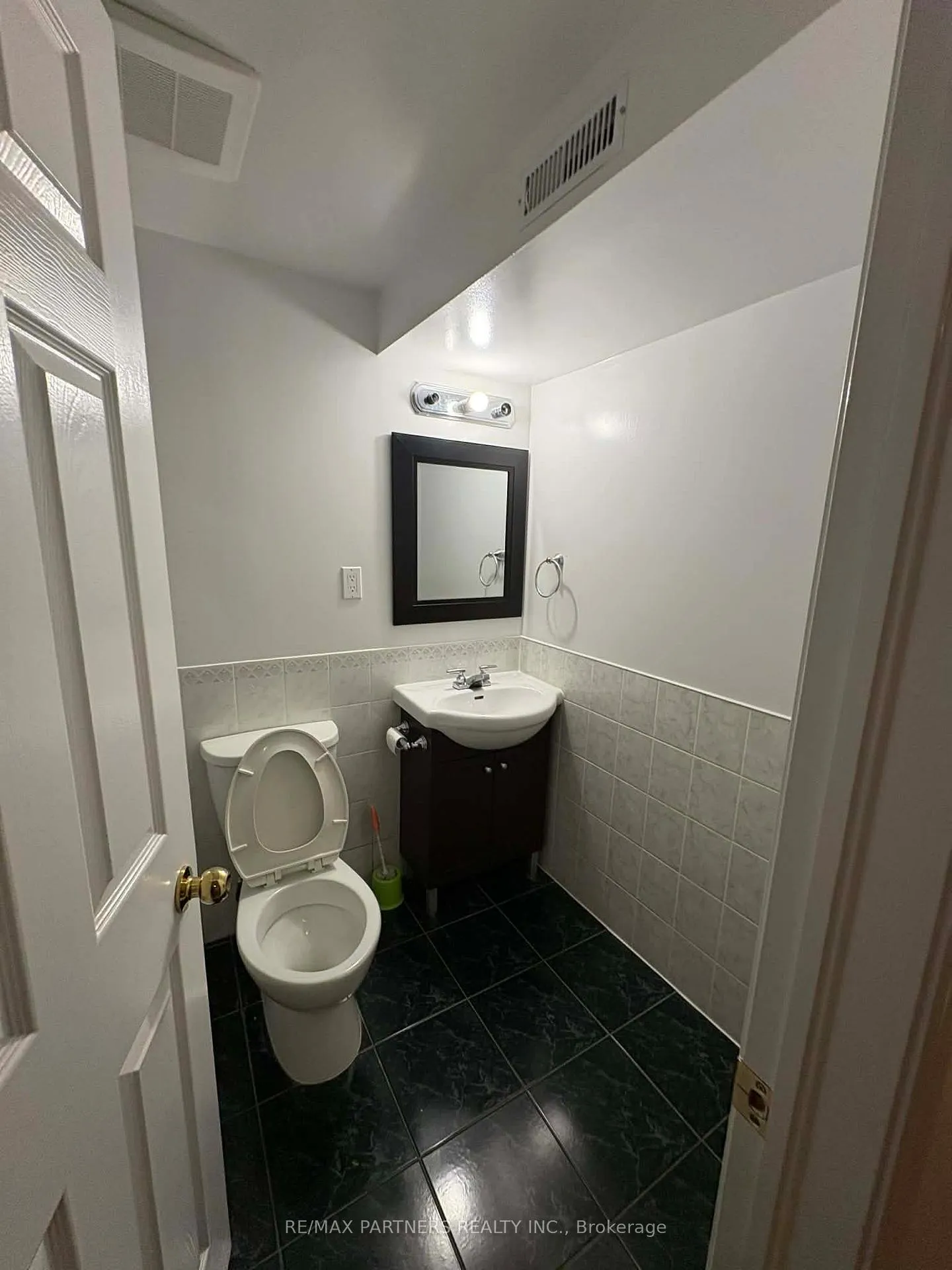 Photo 7 of 17 Martlesham Road, Markham, Milliken Mills East — HOMEH