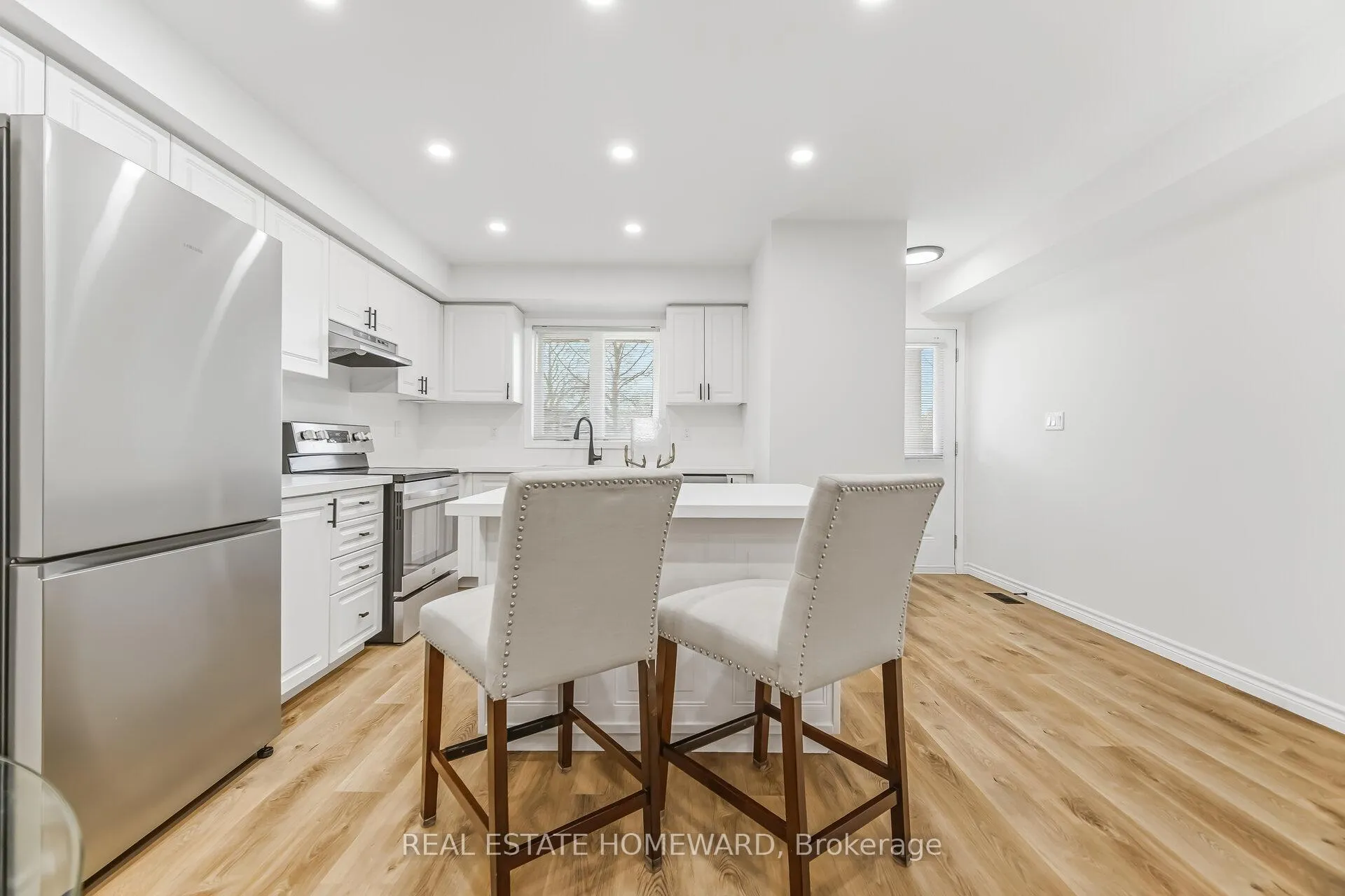 Photo 8 of Unit 2, 59 Mclaughlin Road N, Brampton, Brampton West — HOMEH