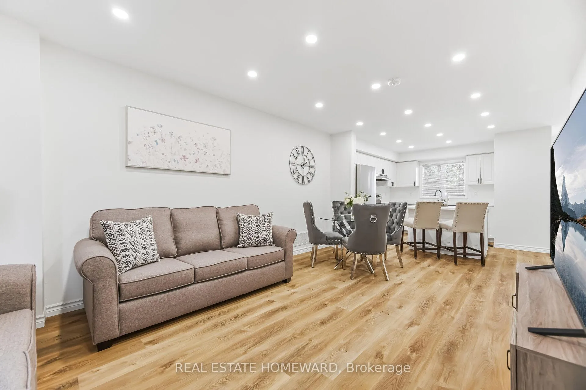 Photo 10 of Unit 2, 59 Mclaughlin Road N, Brampton, Brampton West — HOMEH
