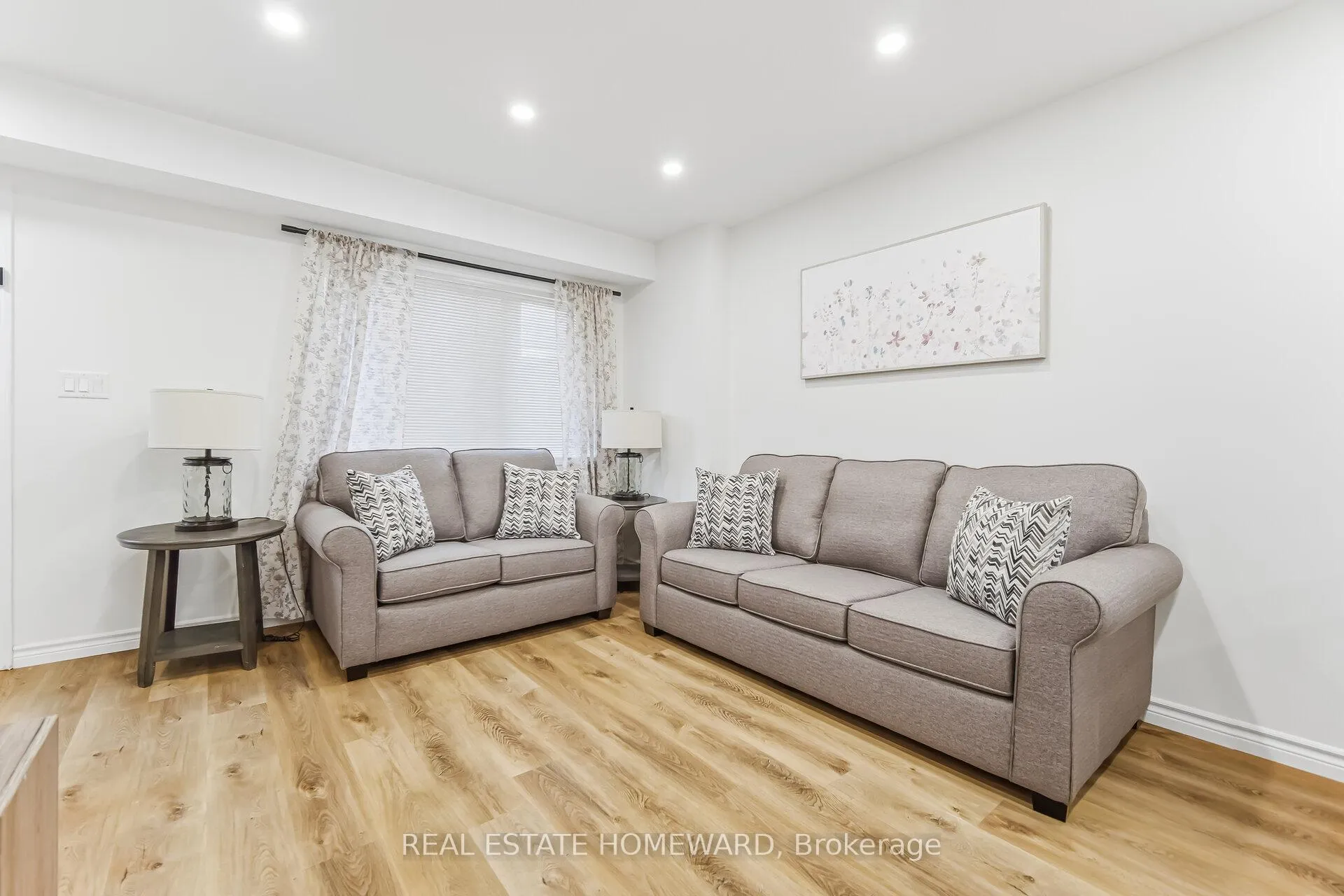 Photo 11 of Unit 2, 59 Mclaughlin Road N, Brampton, Brampton West — HOMEH