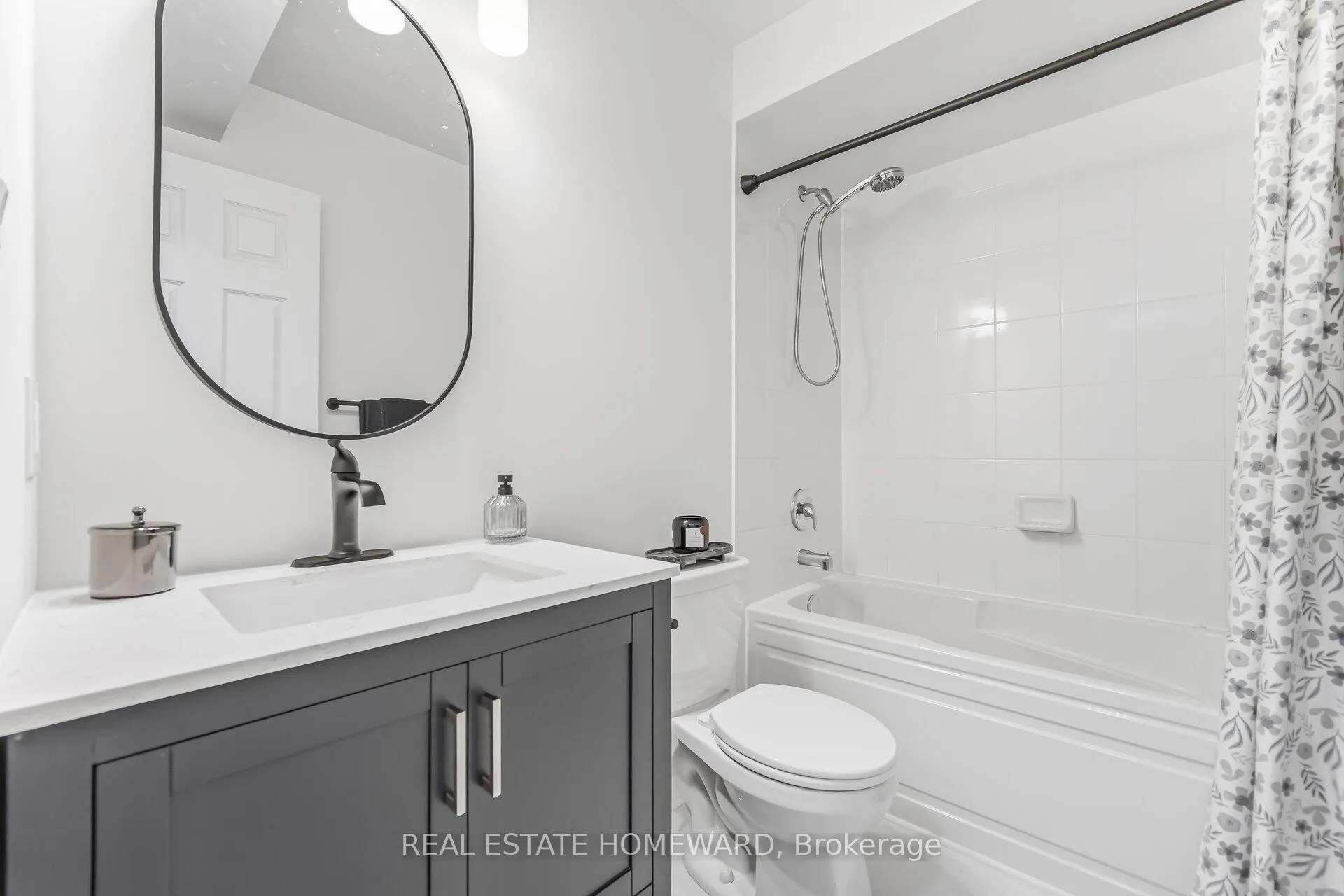 Photo 14 of Unit 2, 59 Mclaughlin Road N, Brampton, Brampton West — HOMEH
