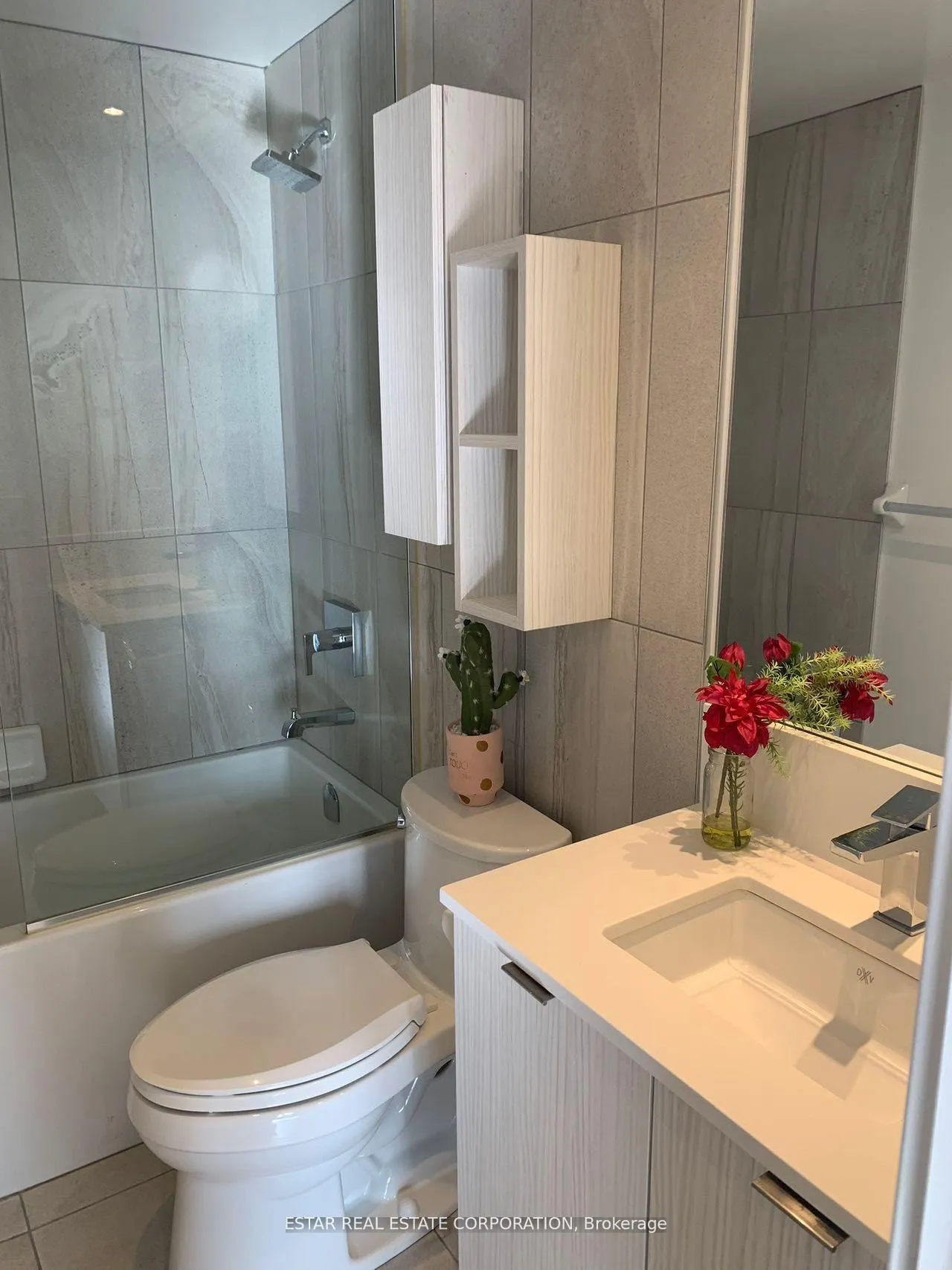 Photo 6 of Unit 2806, 195 Redpath Avenue, Toronto, Mount Pleasant West — HOMEH
