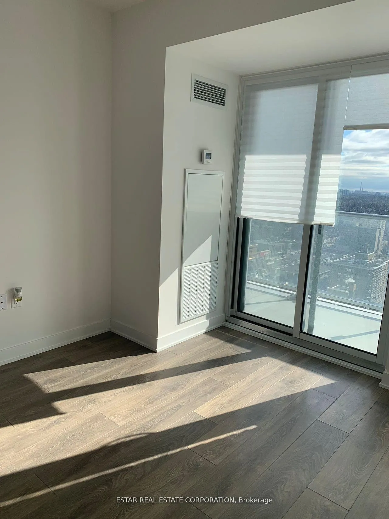 Photo 7 of Unit 2806, 195 Redpath Avenue, Toronto, Mount Pleasant West — HOMEH