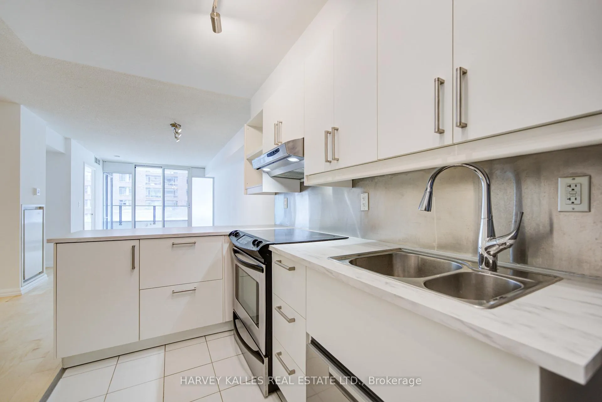 Photo 16 of Unit 717, 111 Elizabeth Street, Toronto, Bay Street Corridor — HOMEH