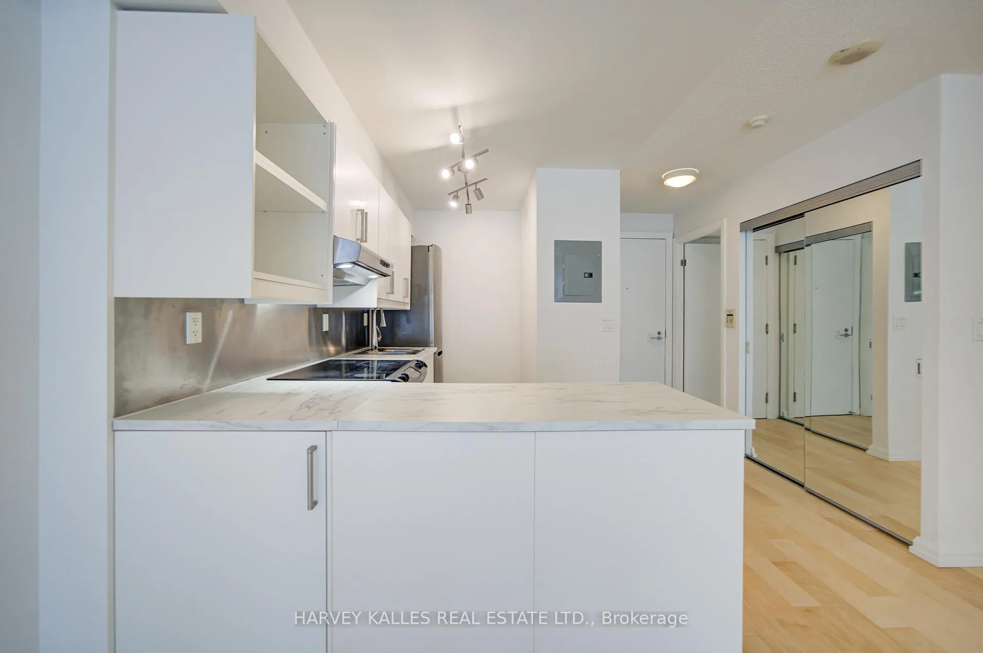 Photo 17 of Unit 717, 111 Elizabeth Street, Toronto, Bay Street Corridor — HOMEH