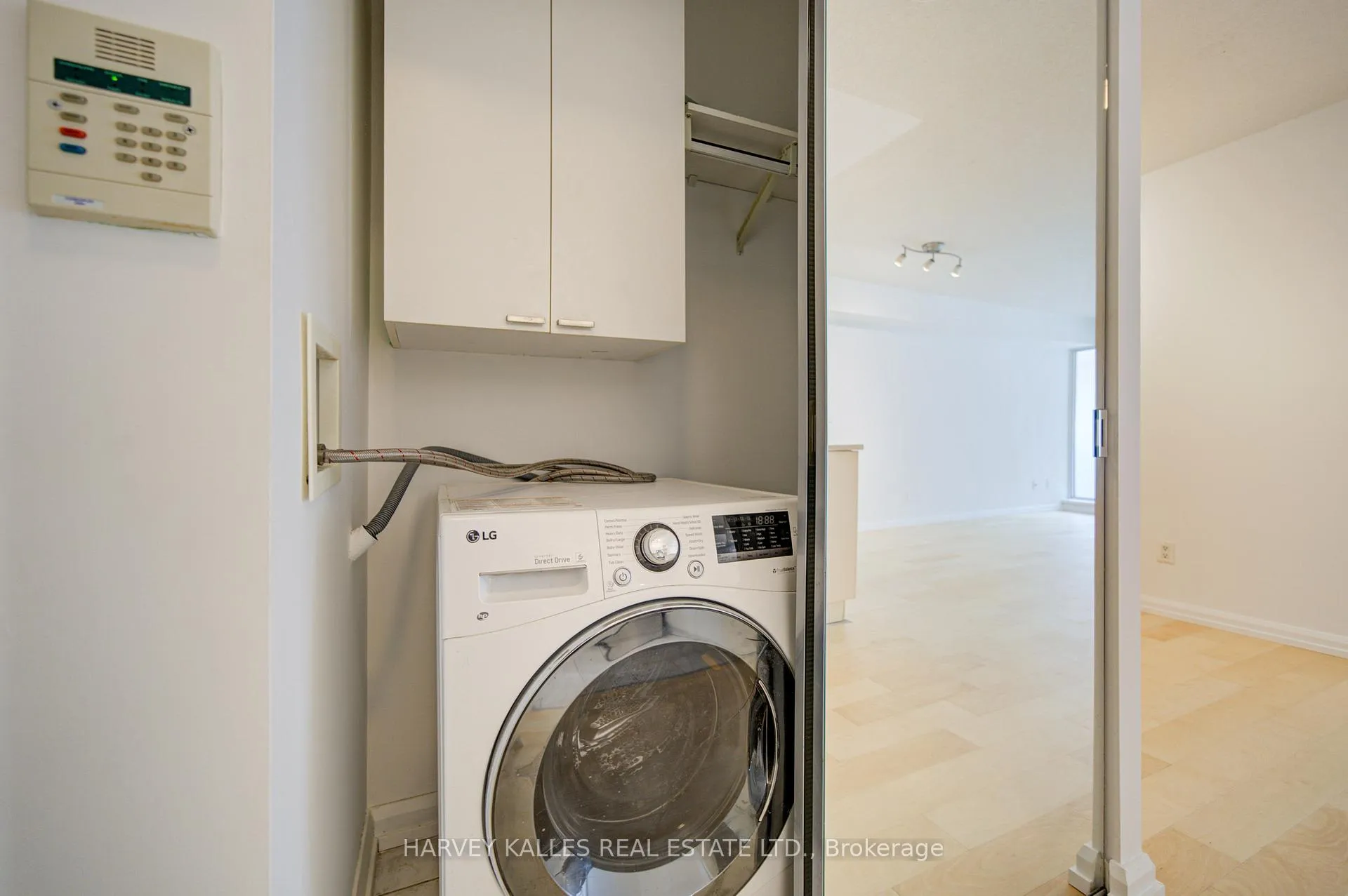 Photo 18 of Unit 717, 111 Elizabeth Street, Toronto, Bay Street Corridor — HOMEH