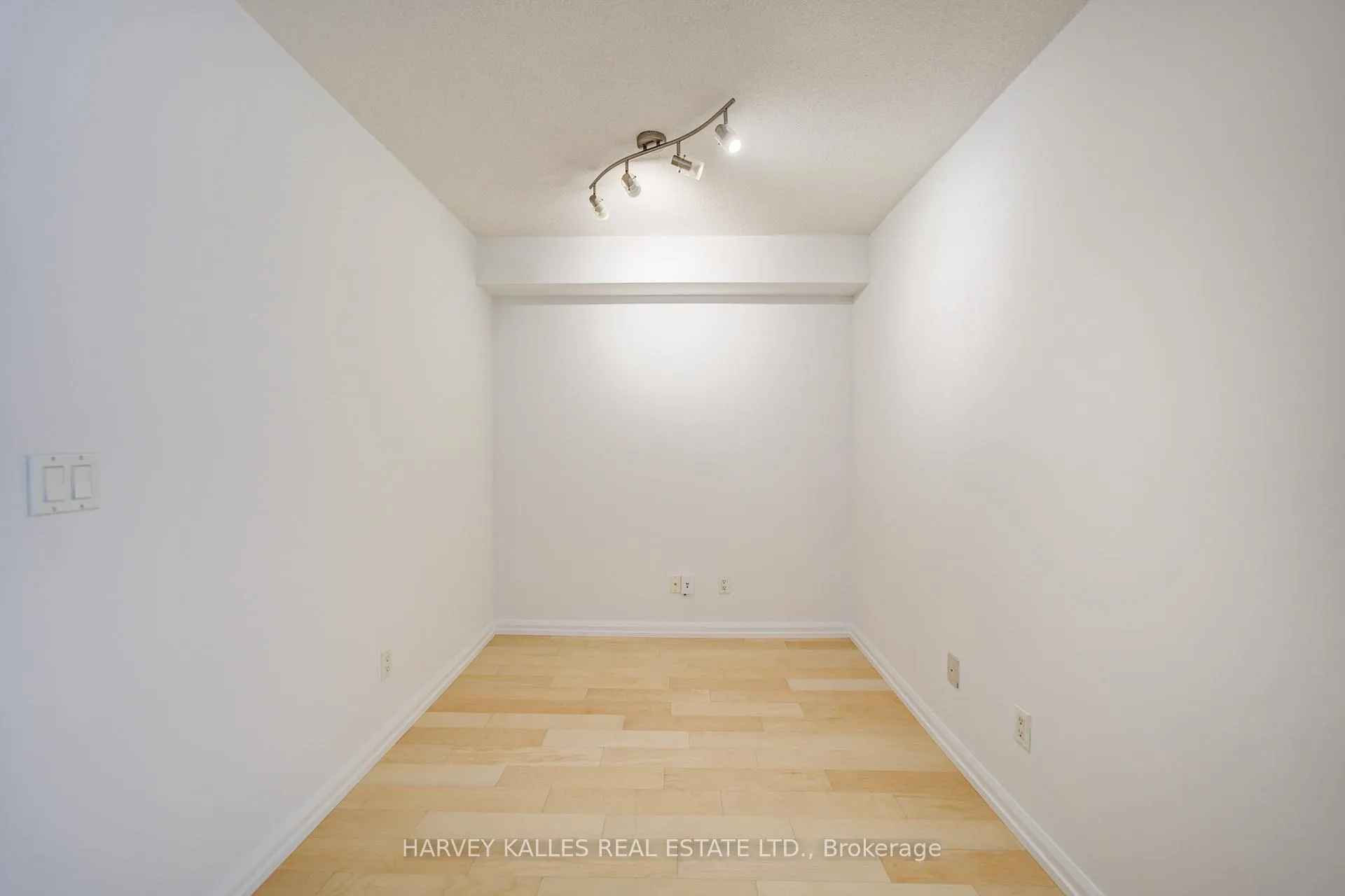 Photo 20 of Unit 717, 111 Elizabeth Street, Toronto, Bay Street Corridor — HOMEH